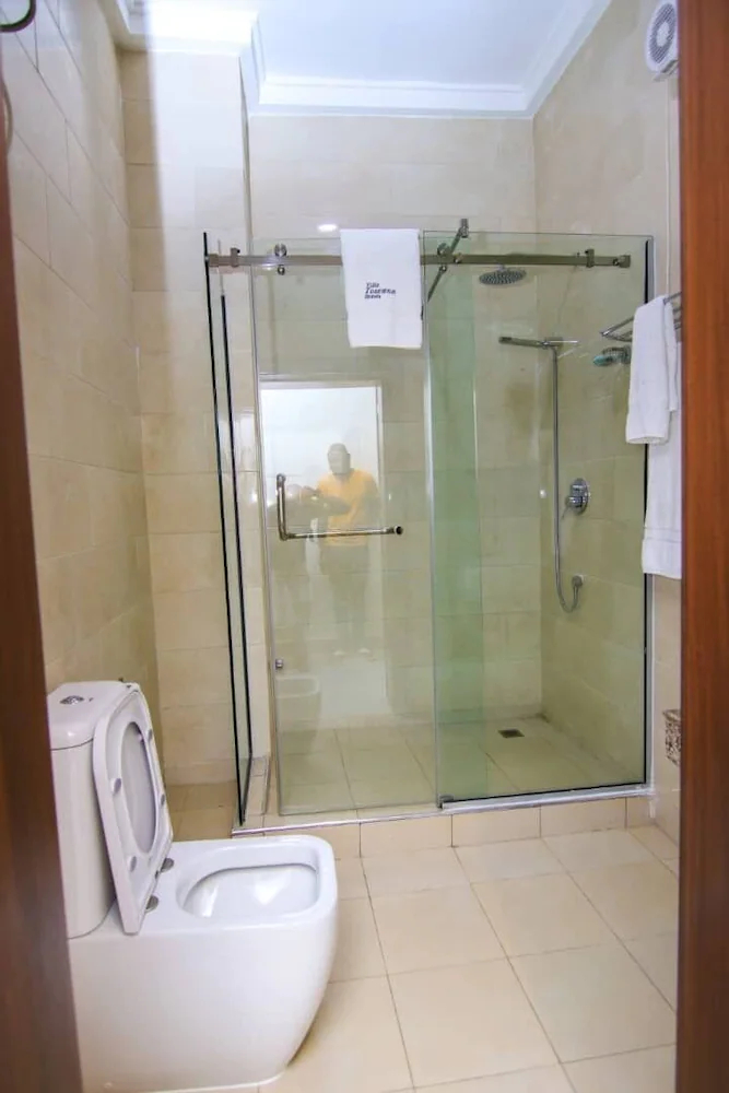 Villa Toscana Hotel Asaba