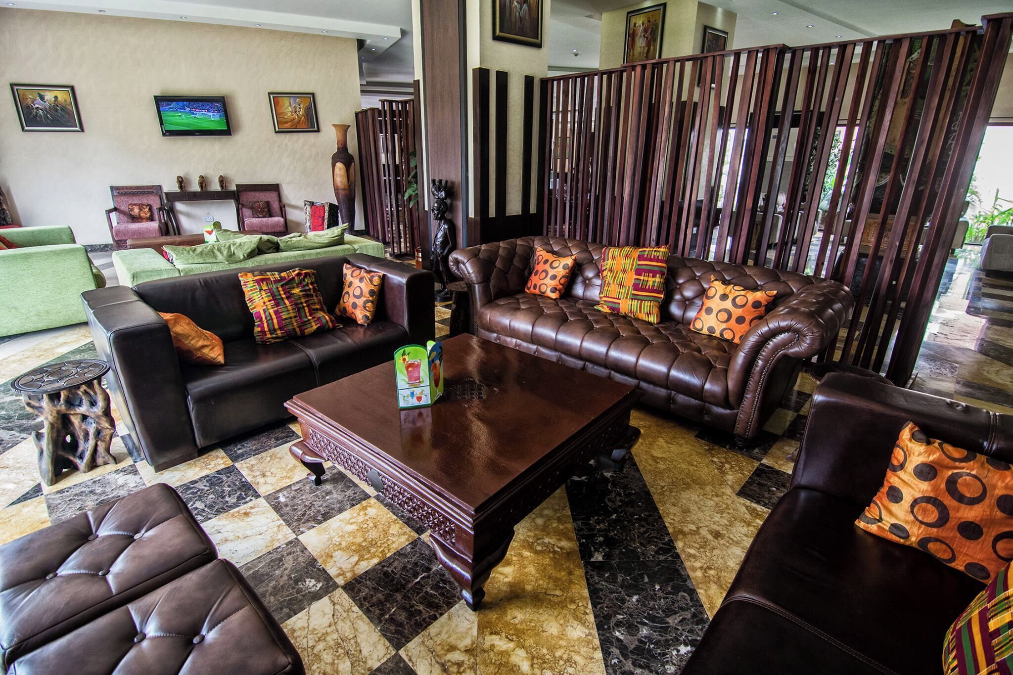 Hale Manor Exquisite