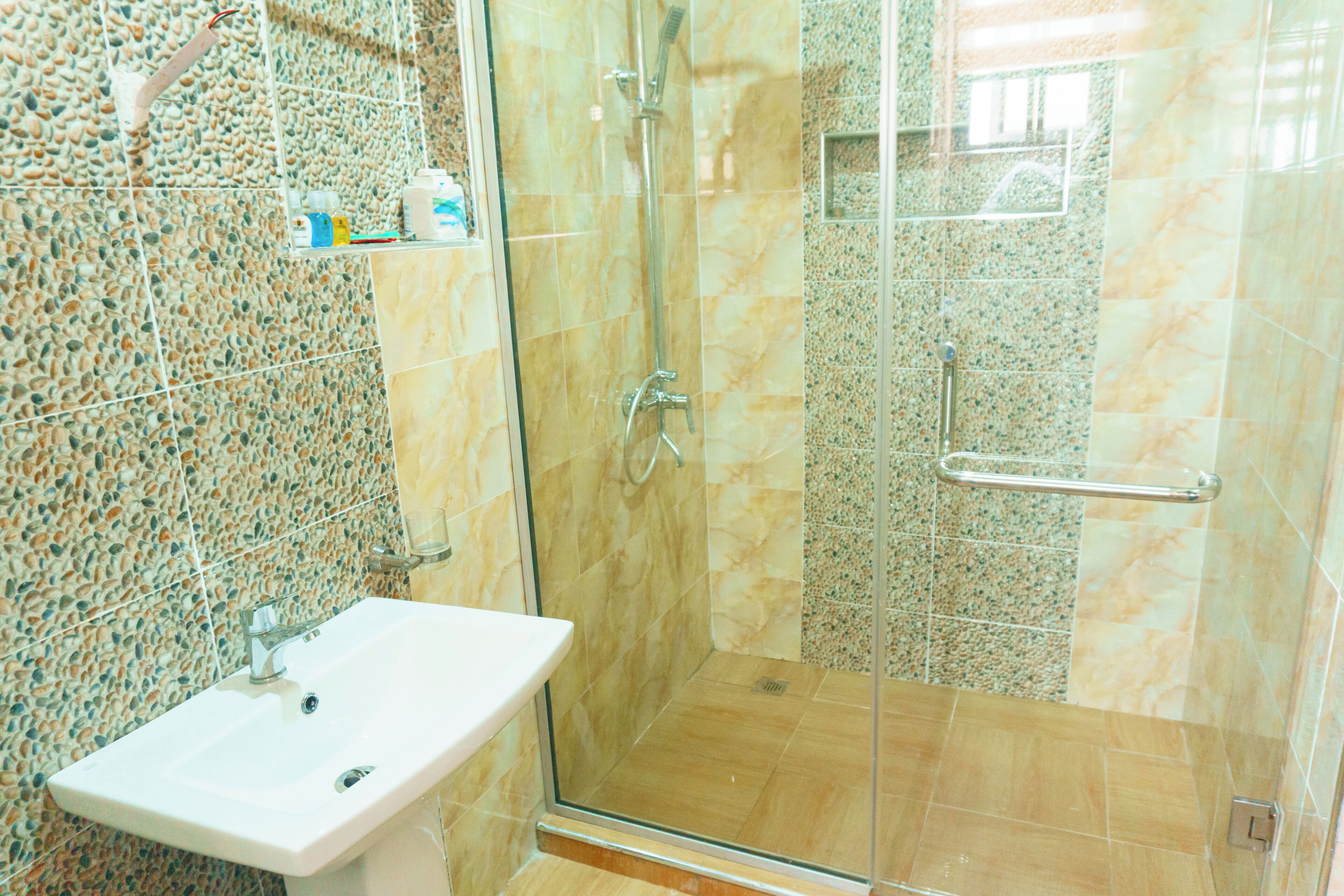 Rolarz Premium Hotel & Suites