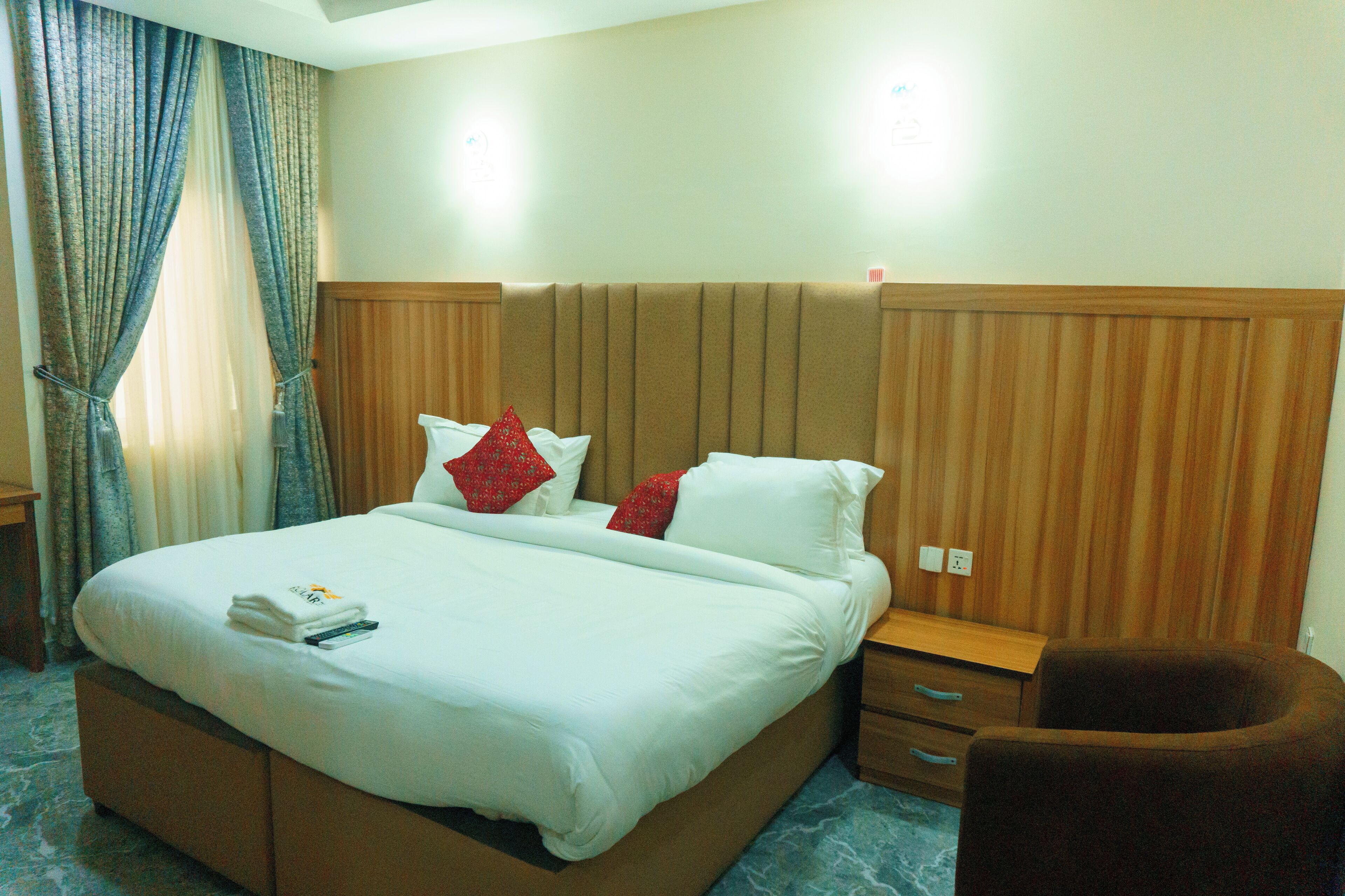 Rolarz Premium Hotel & Suites