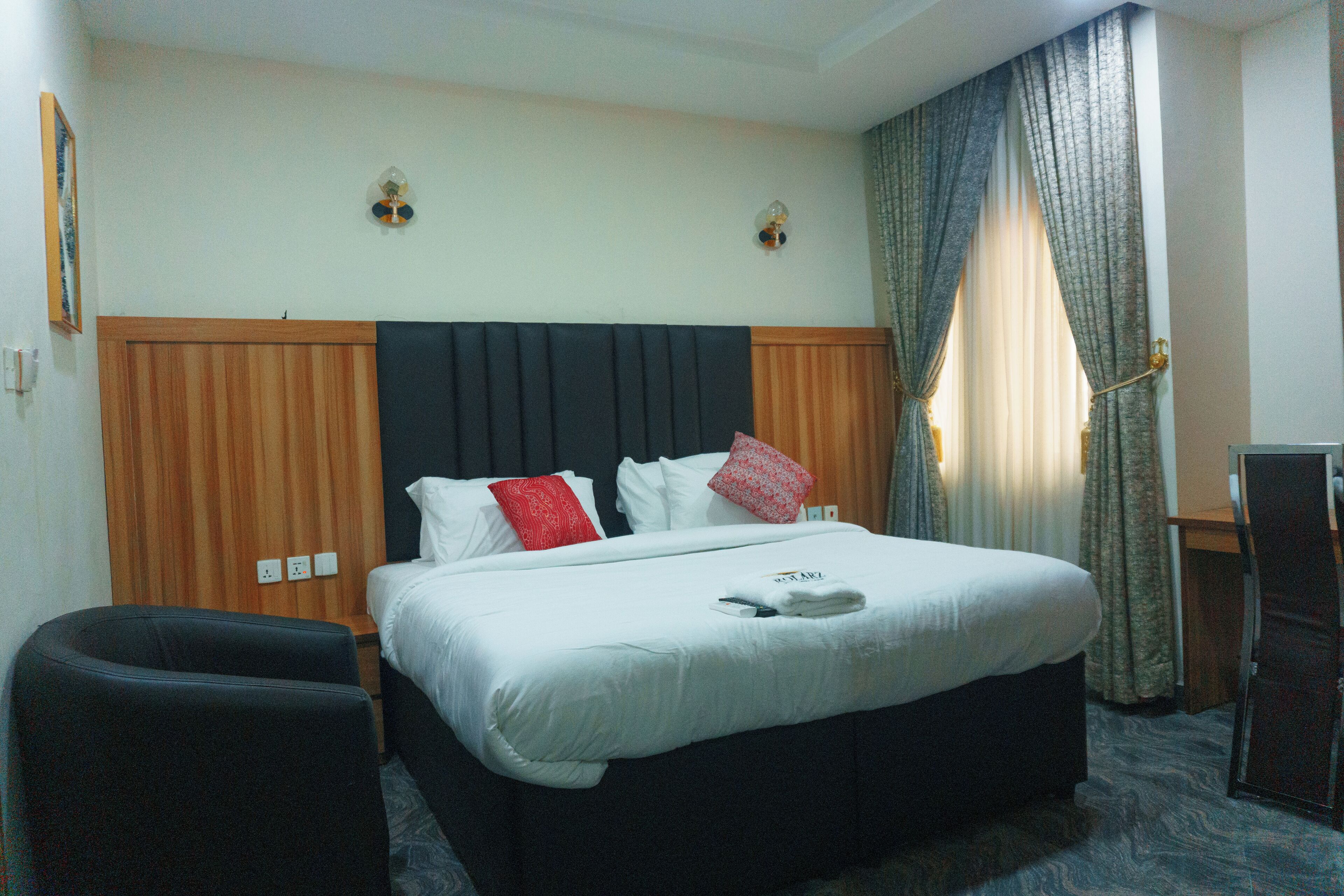Rolarz Premium Hotel & Suites