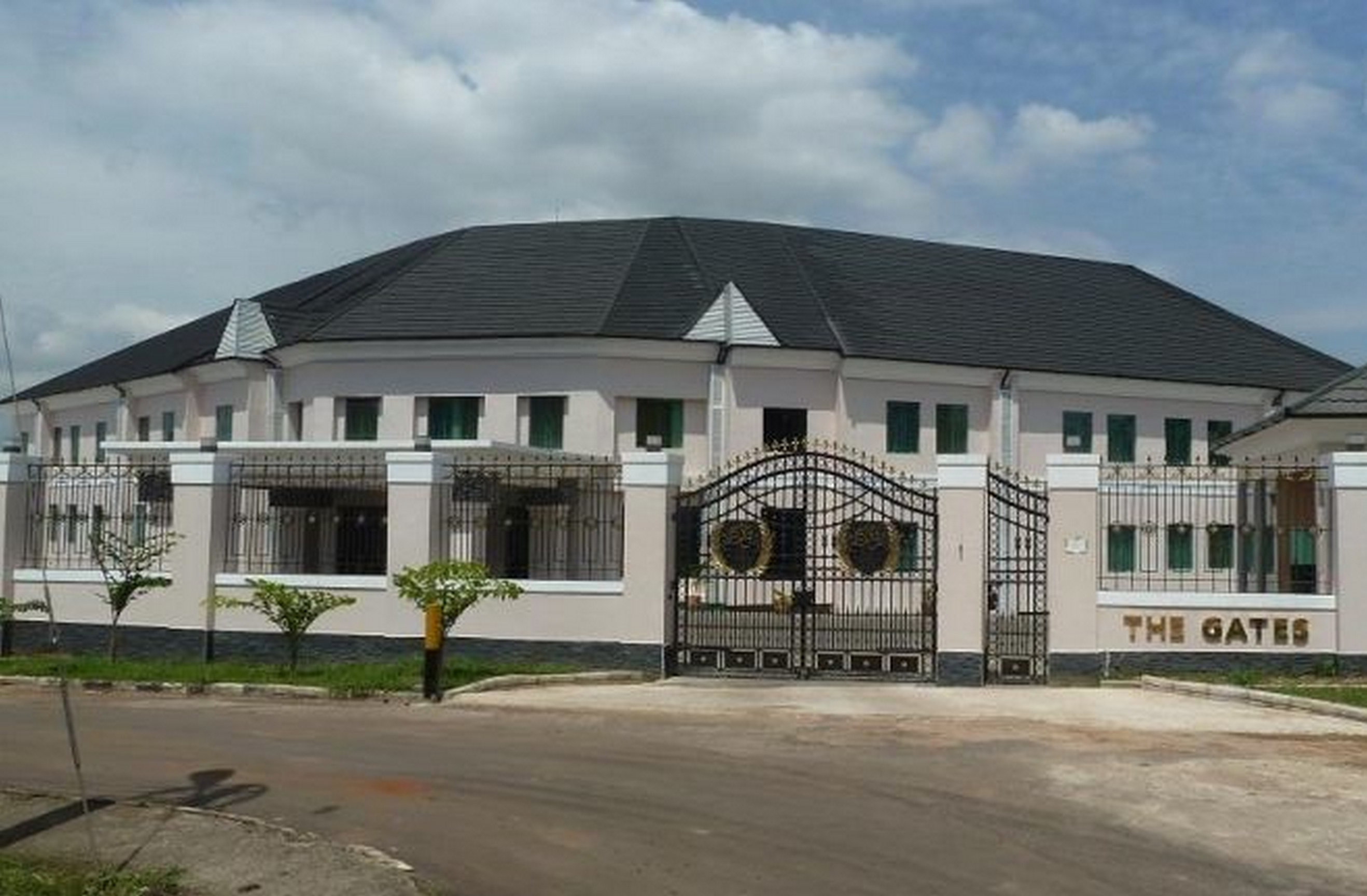 The Gate Luxury Hotel