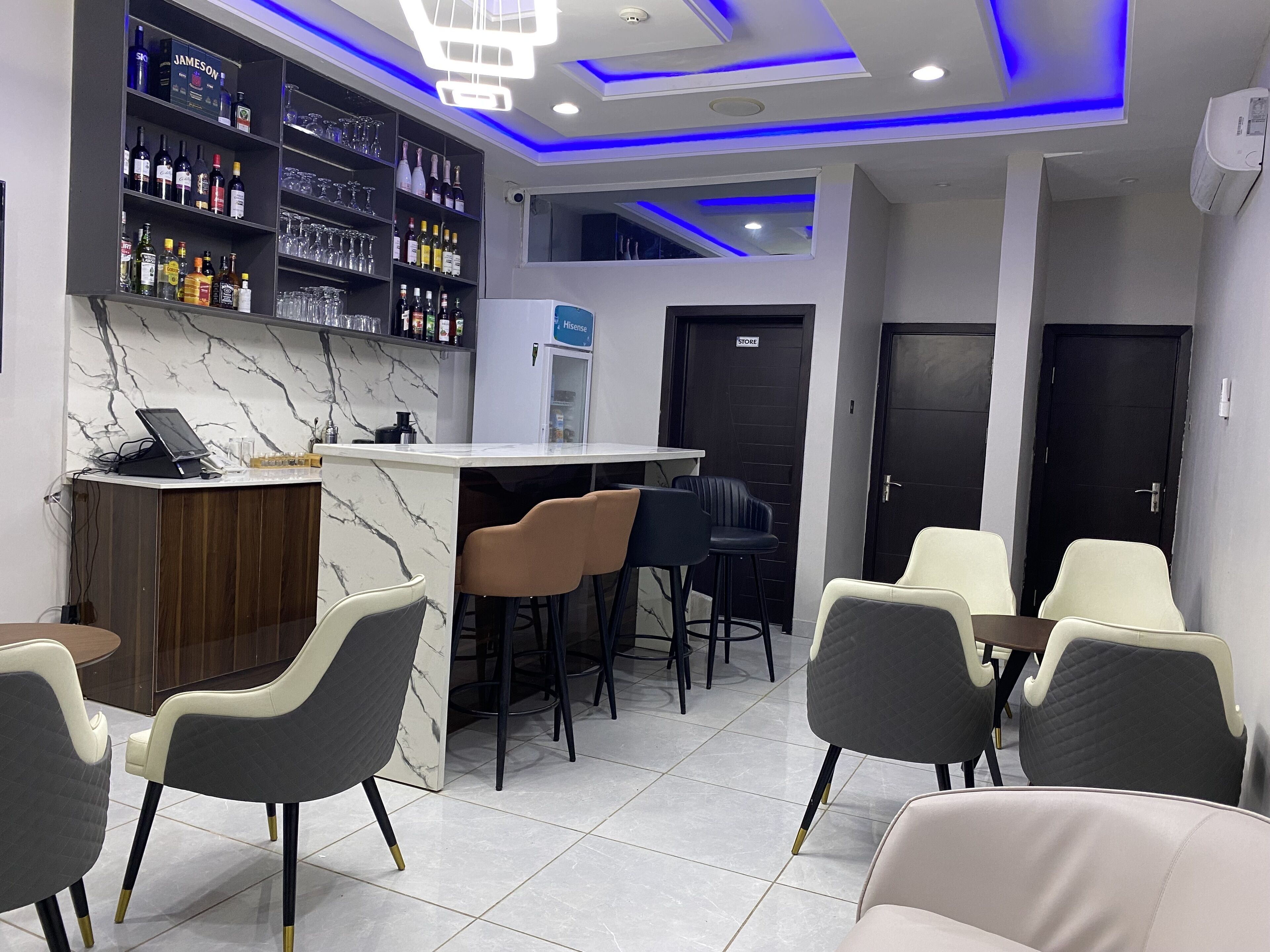 Emmaag Hotel