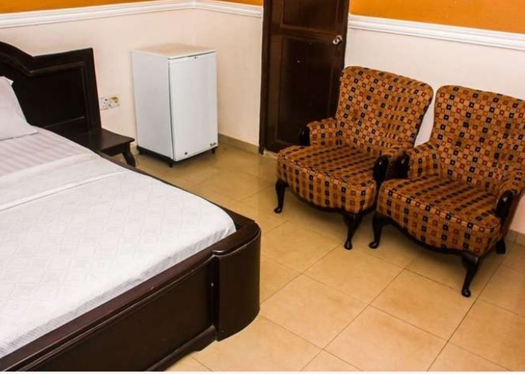 Oakland Suites