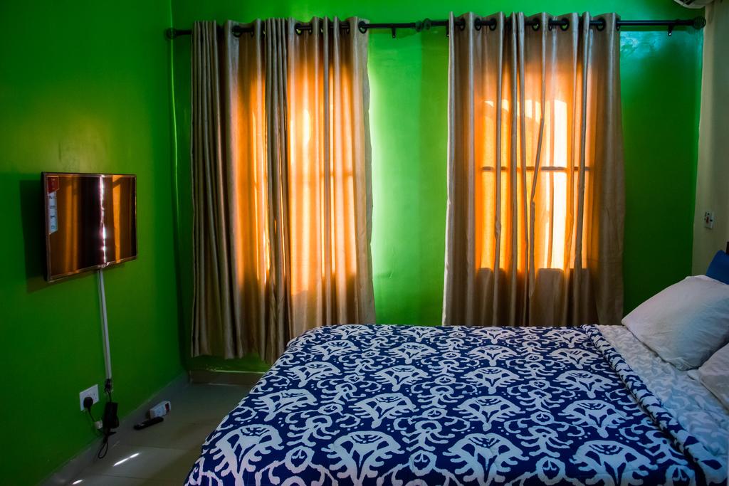 Summer Vista Ensuit Hotel