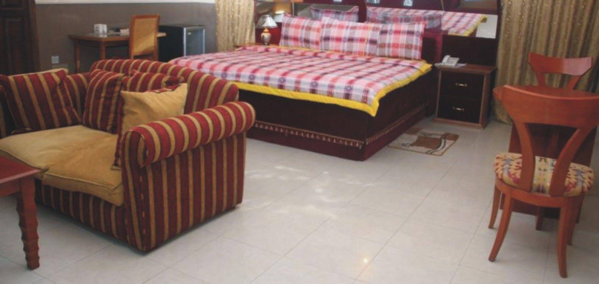 Upper Class Suites