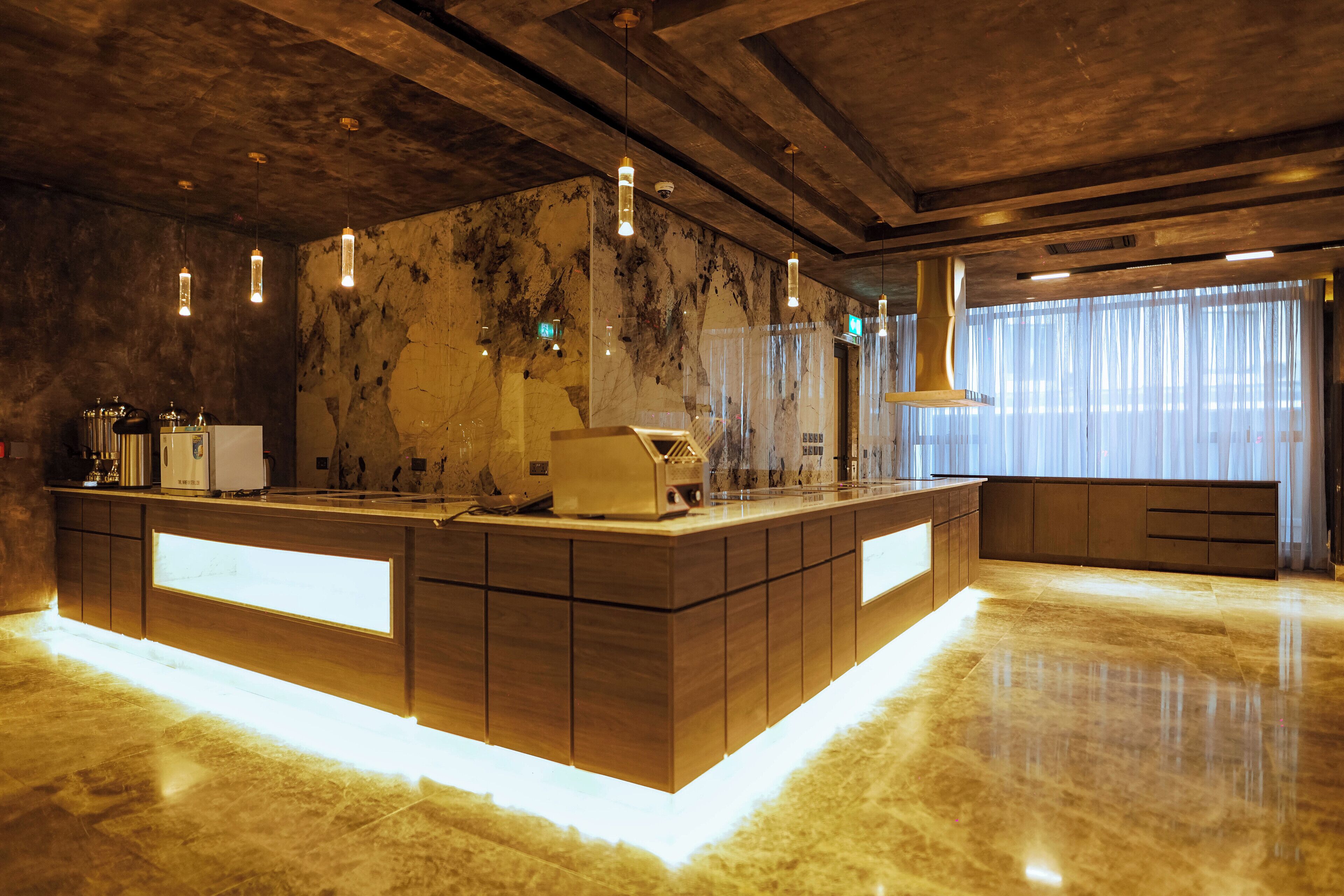 Albergo Hotel And Suites