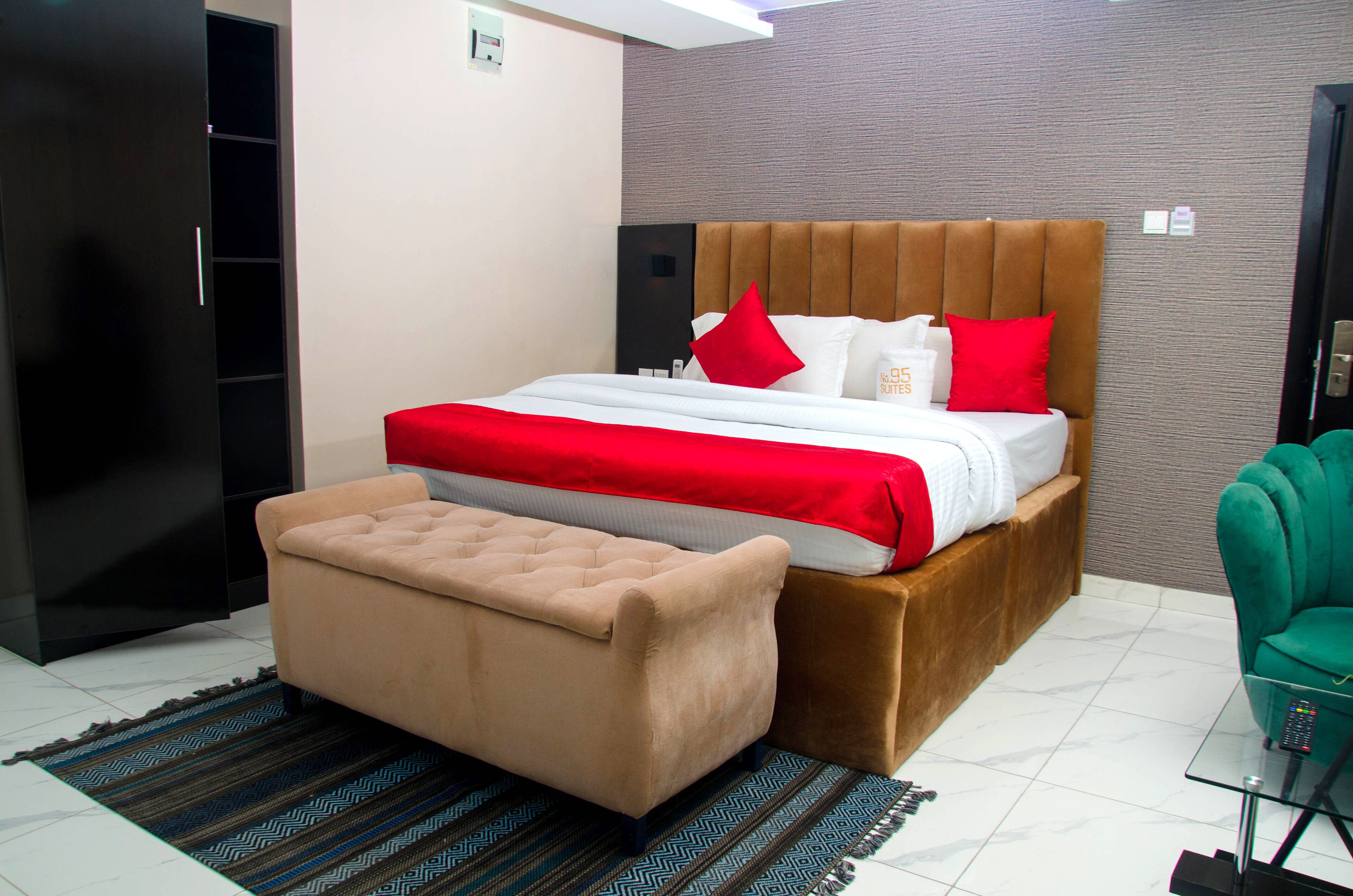 No 95 Suites & Apartment