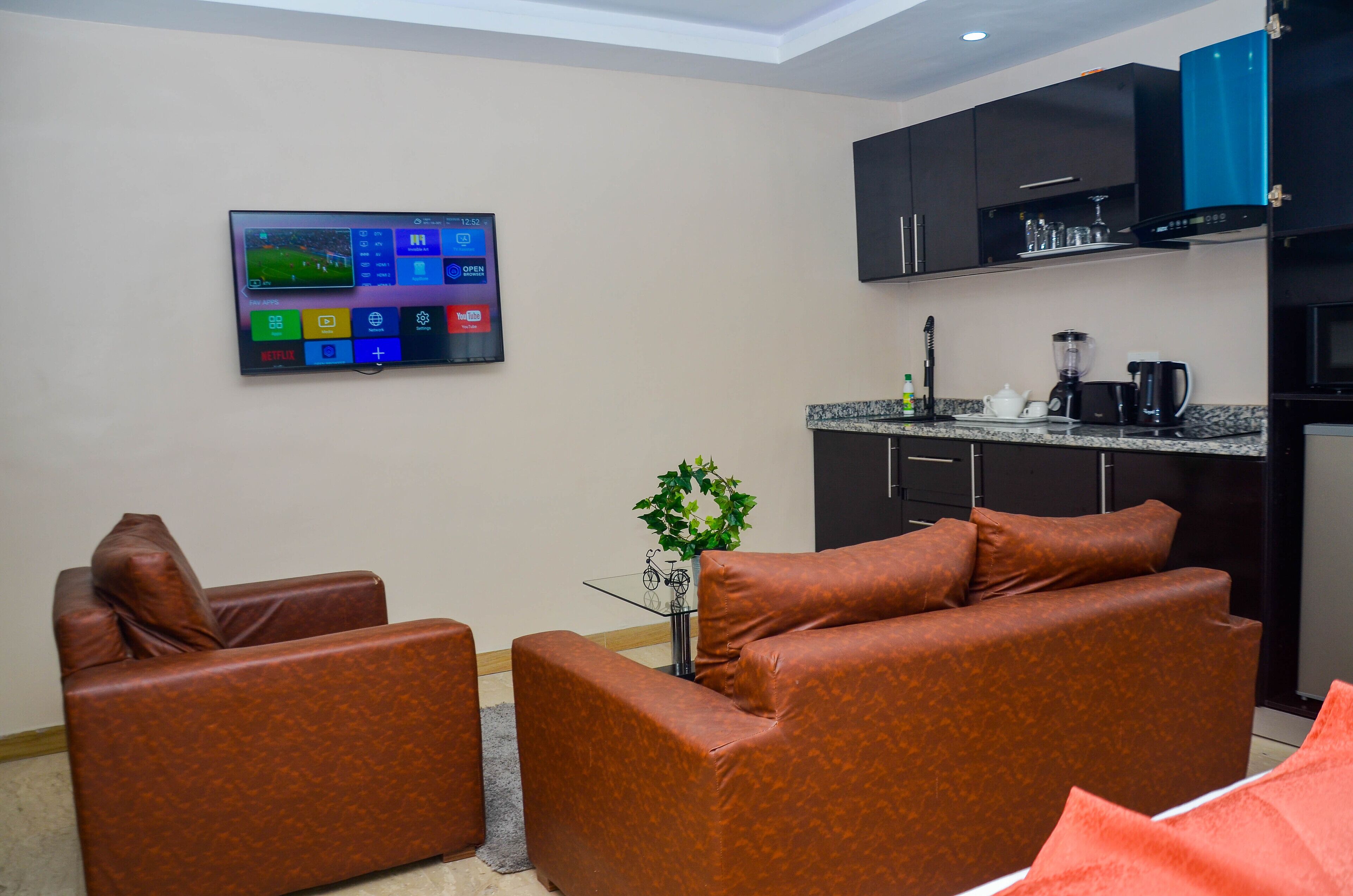 No 95 Suites & Apartment