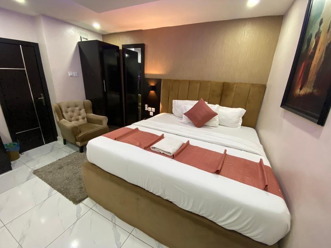 No 95 Suites & Apartment