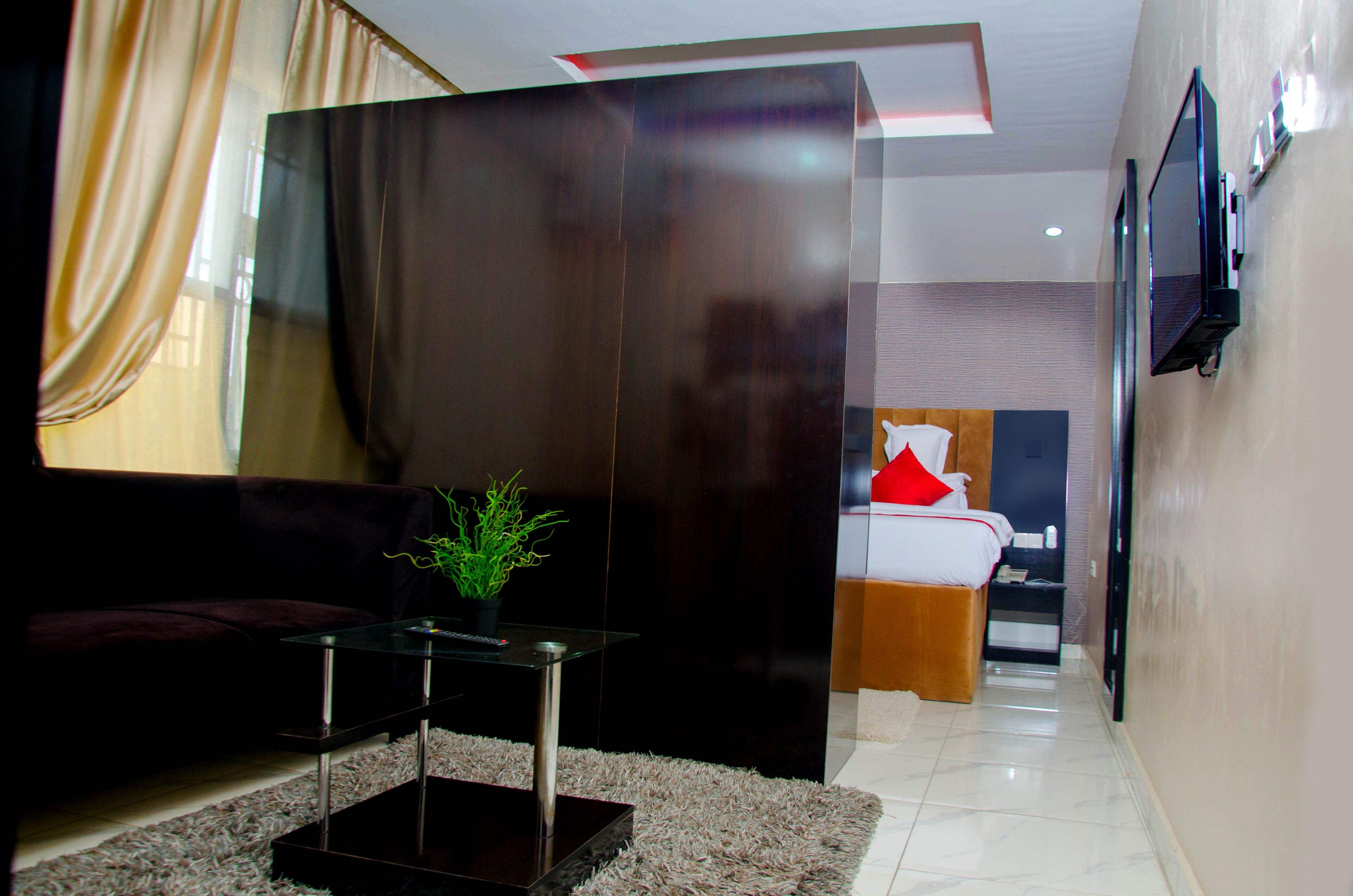 No 95 Suites & Apartment