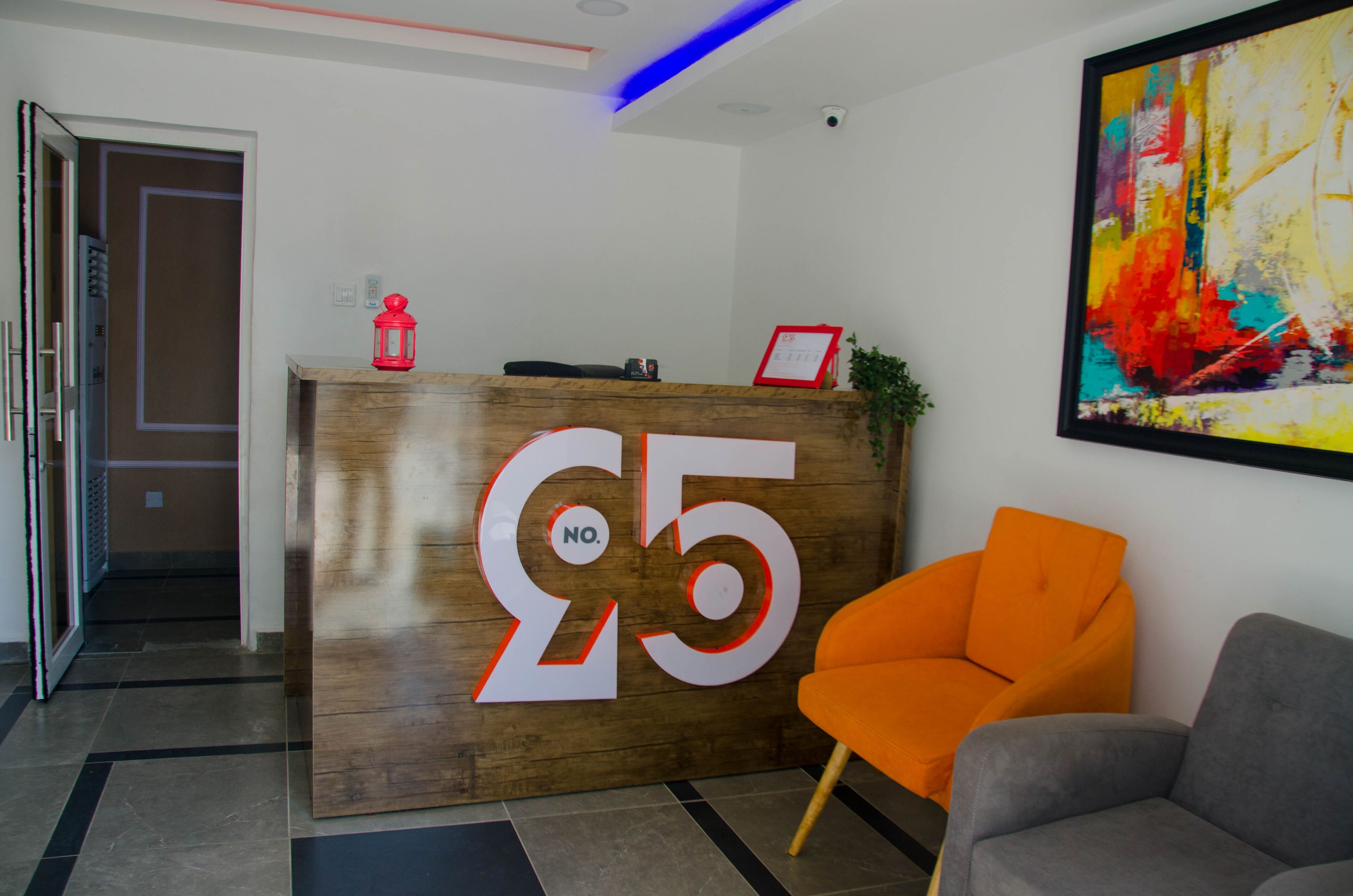 No 95 Suites & Apartment