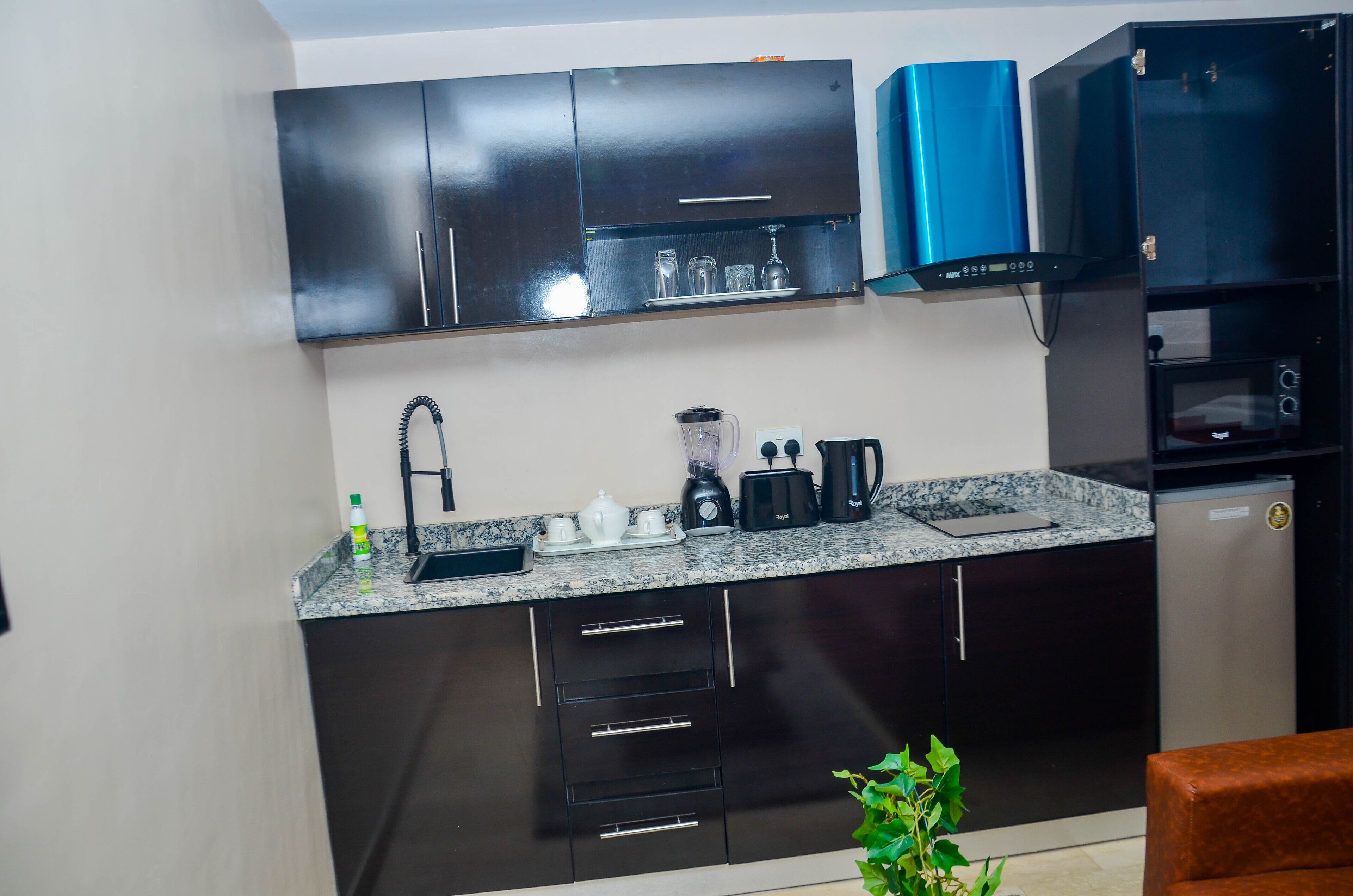 No 95 Suites & Apartment