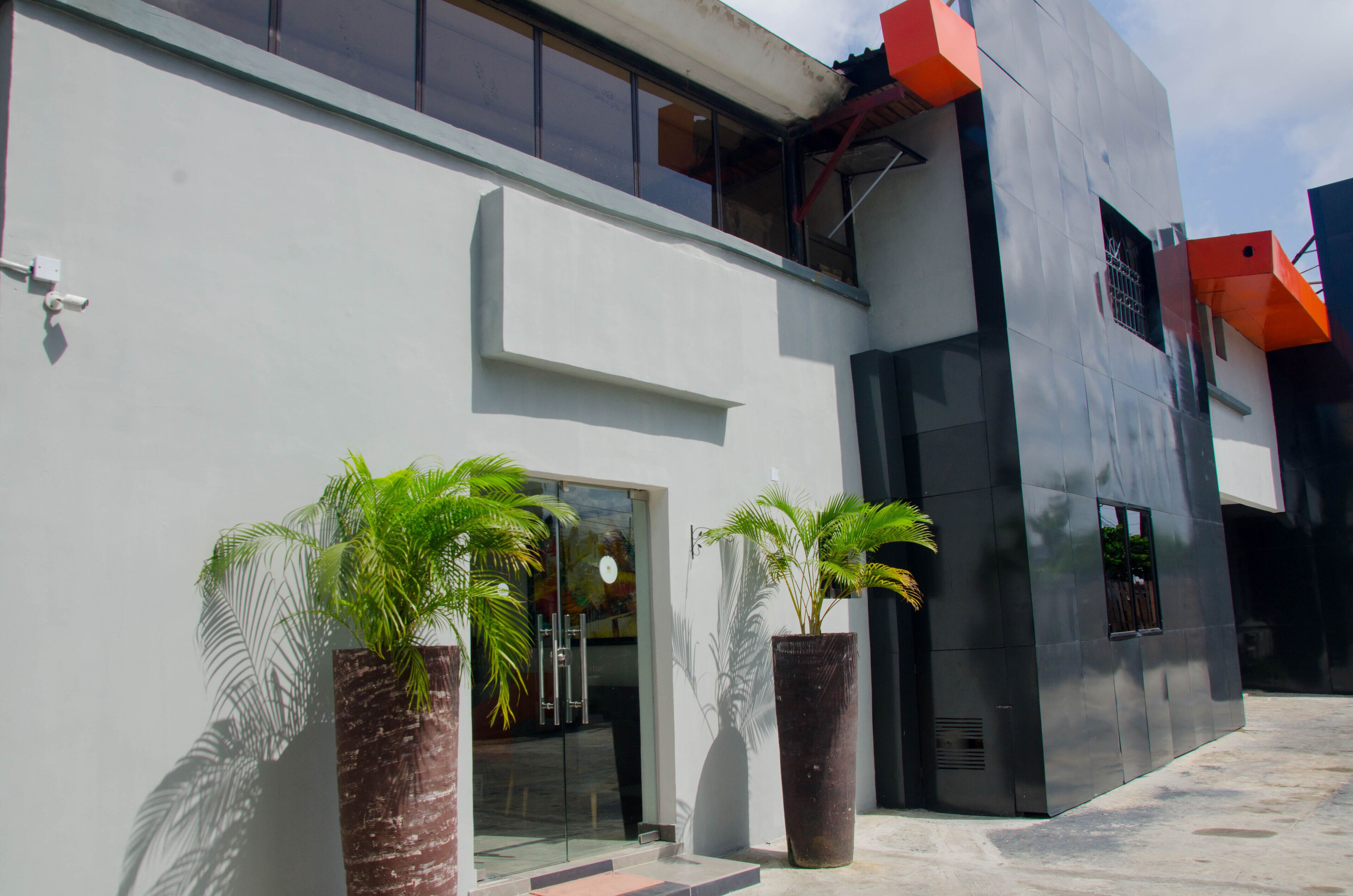 No 95 Suites & Apartment