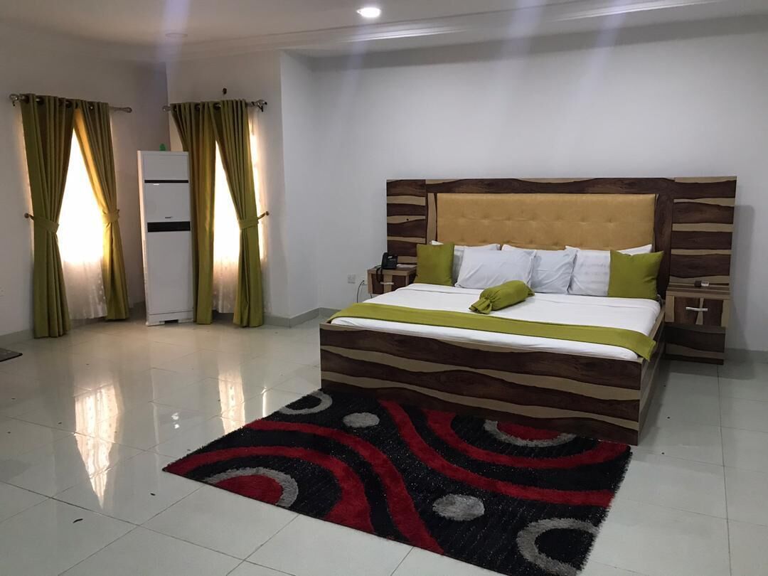 Royal continental Suites And Apartments