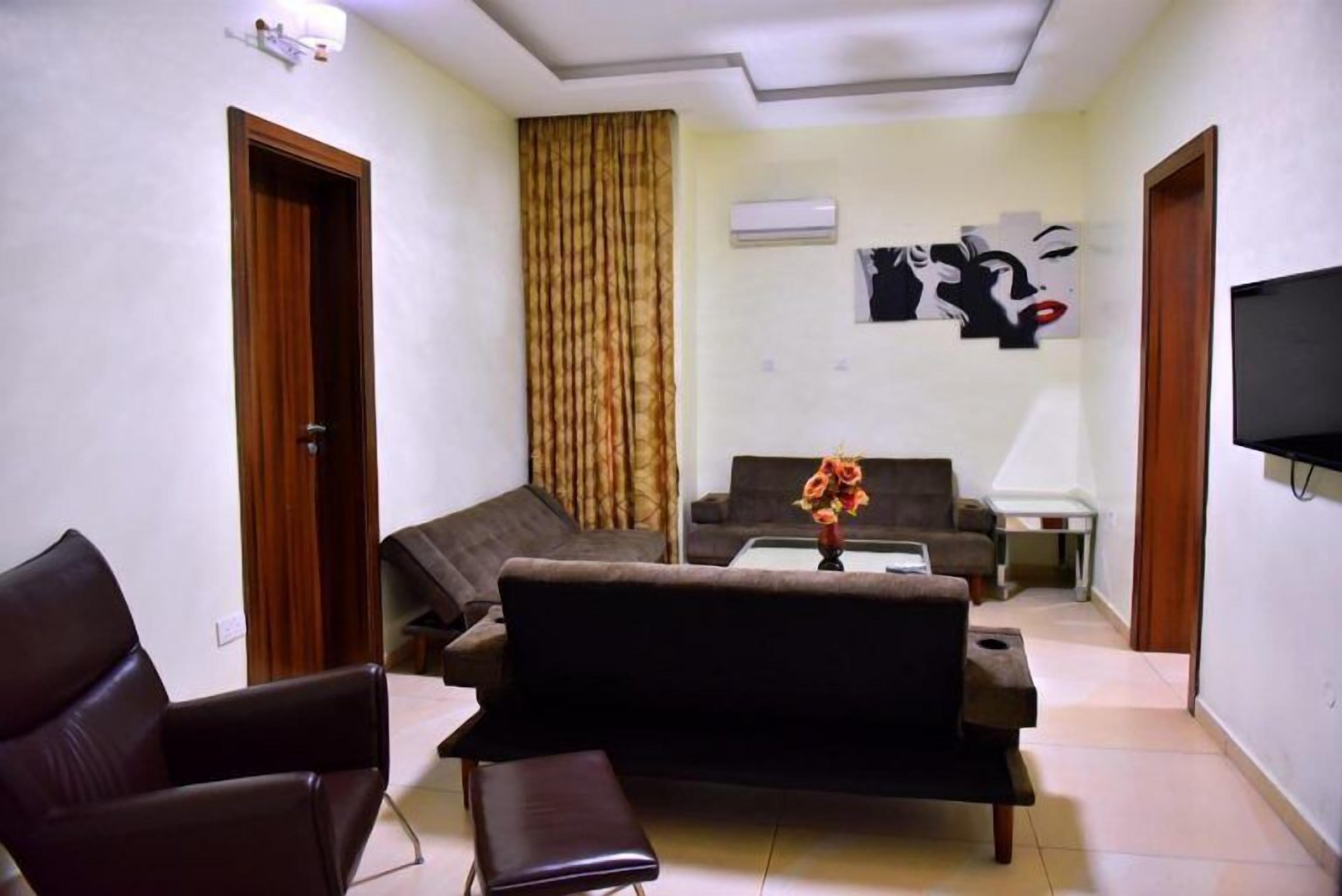 Willowwood Hotel Owerri
