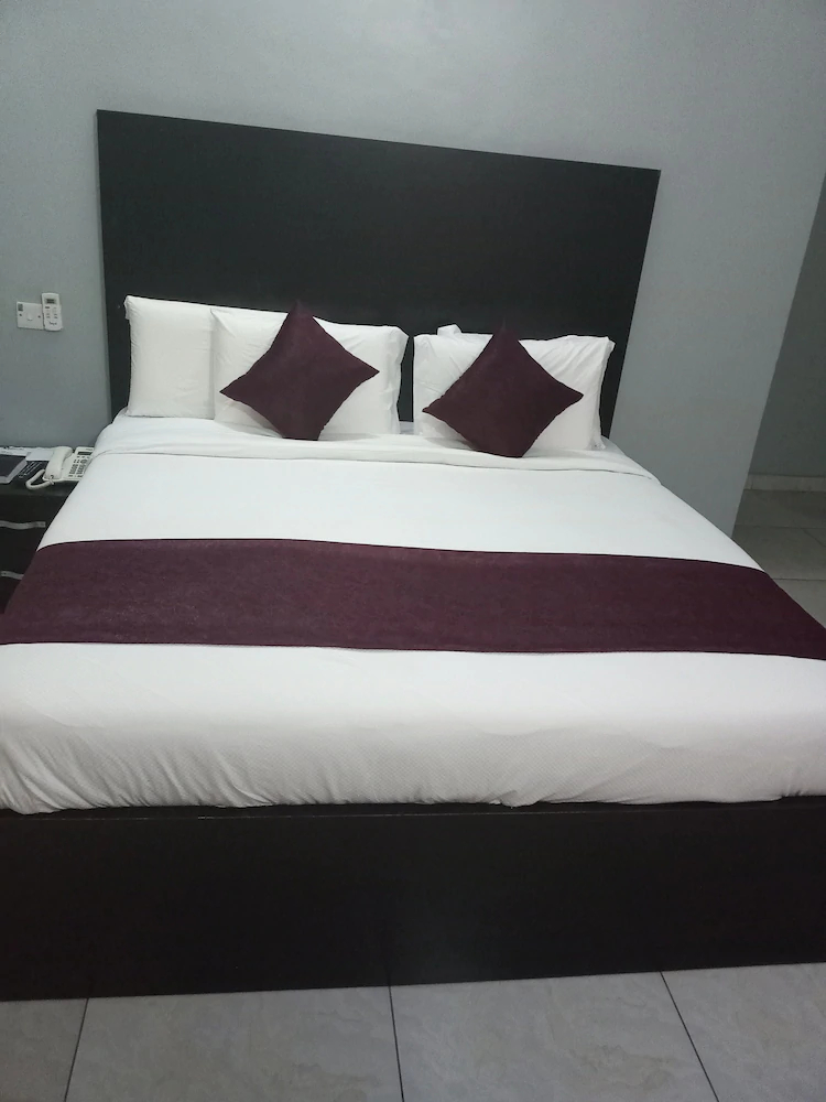 Blooms Spot Hotel And Apartment