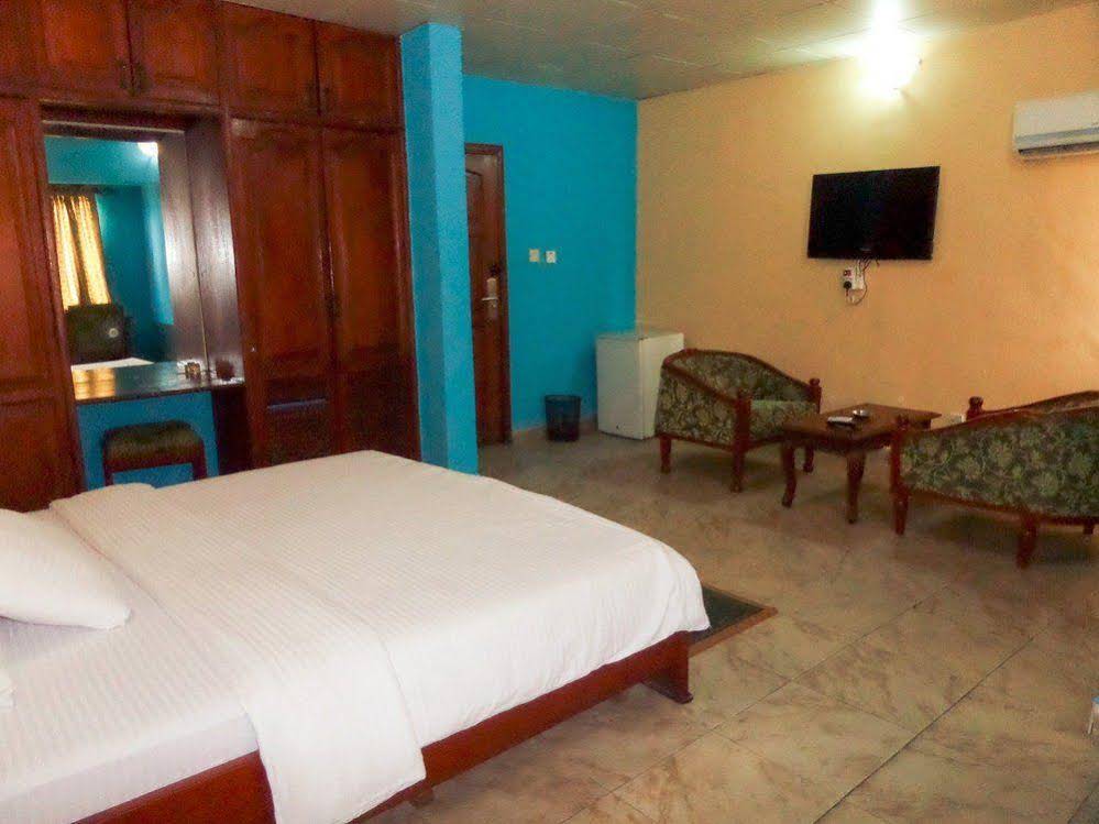 Selino Suites
