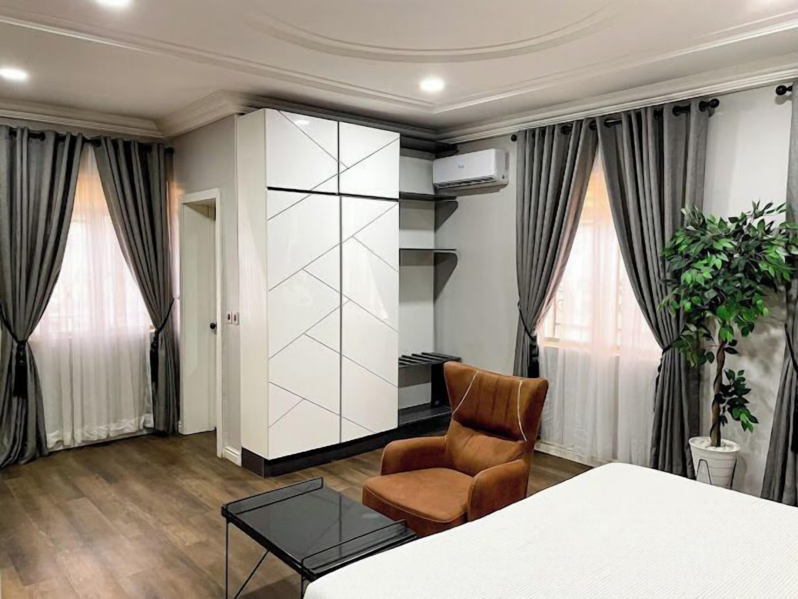 Umeralty Hotels And Apartments