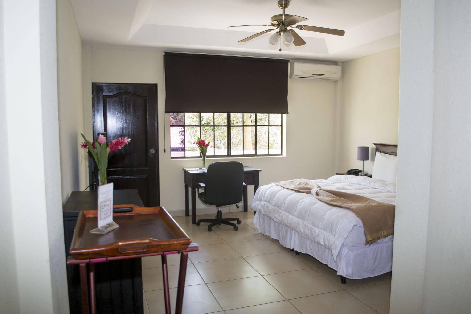 Farallones Hotel