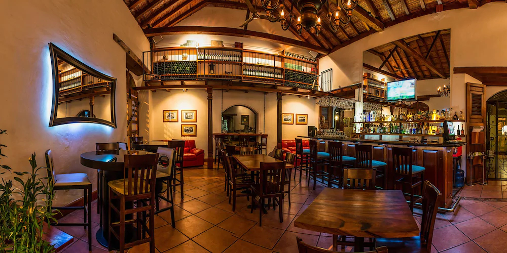 Estrada Hotel & Bistro