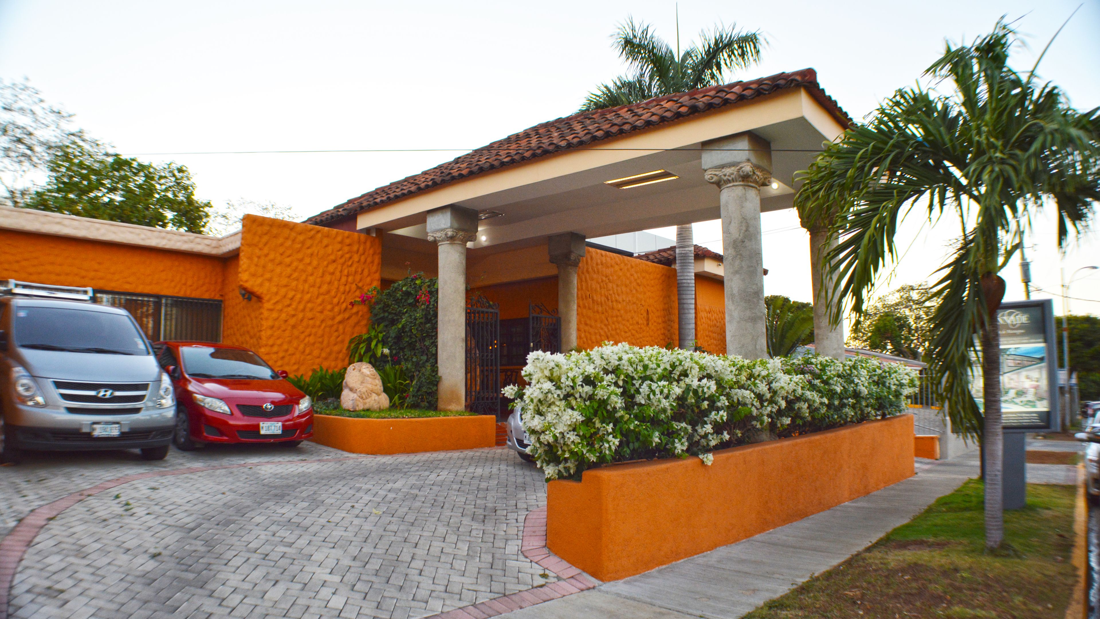 Hotel Colonnade