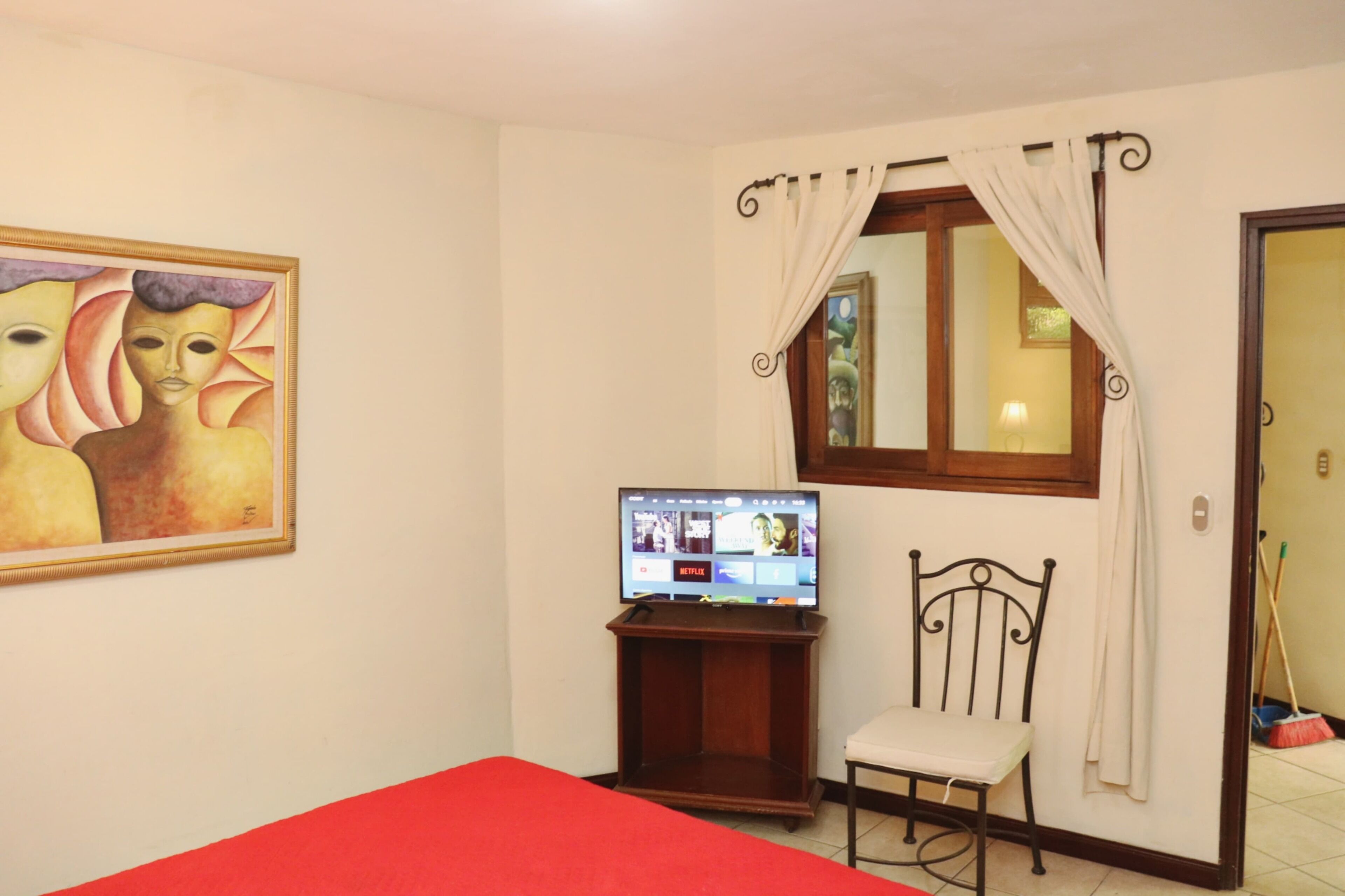 Nesthost Hotel Los Robles