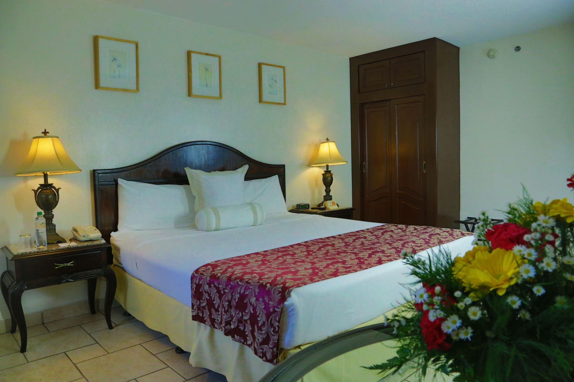Seminole Plaza Hotel