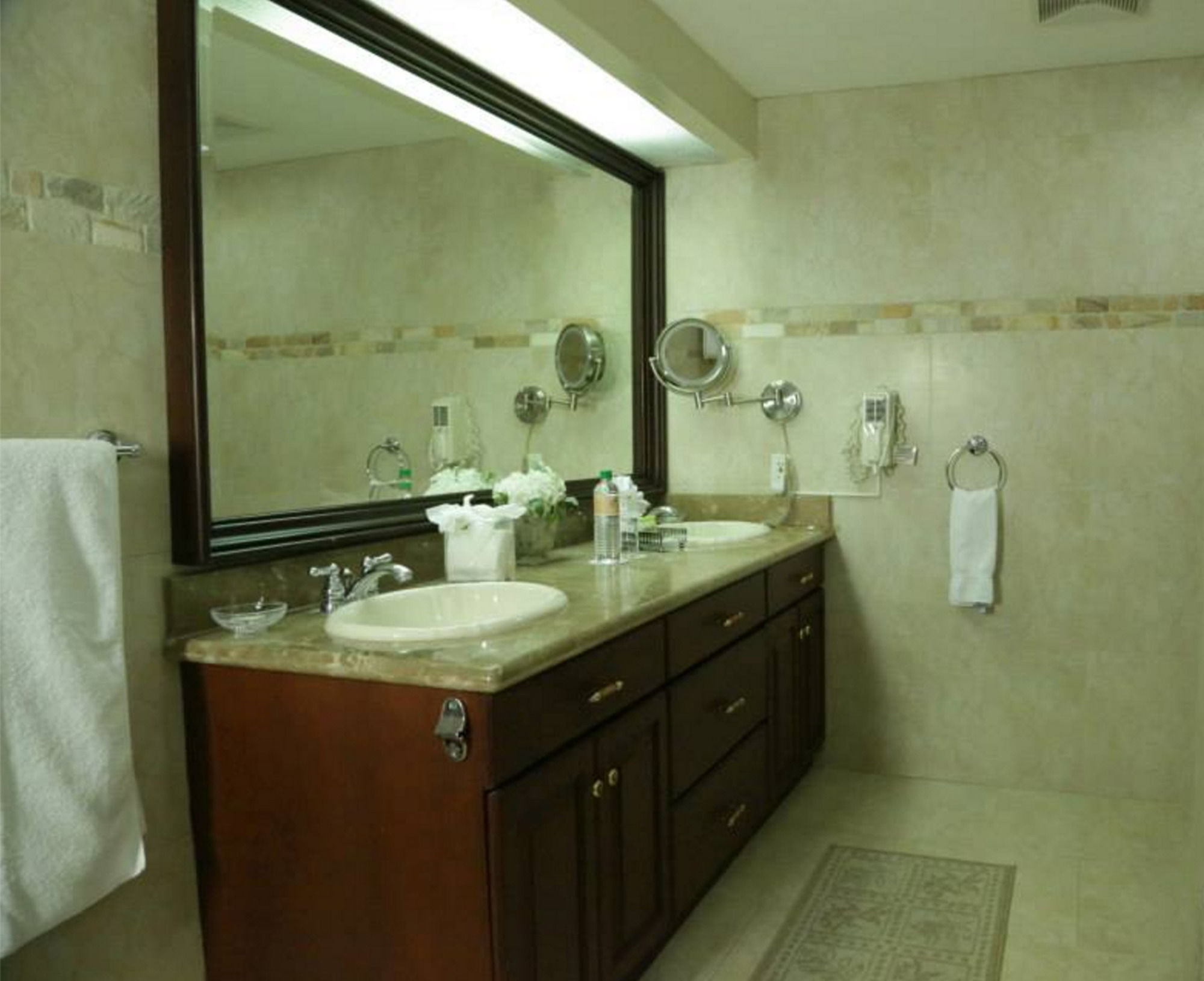 Seminole Plaza Hotel