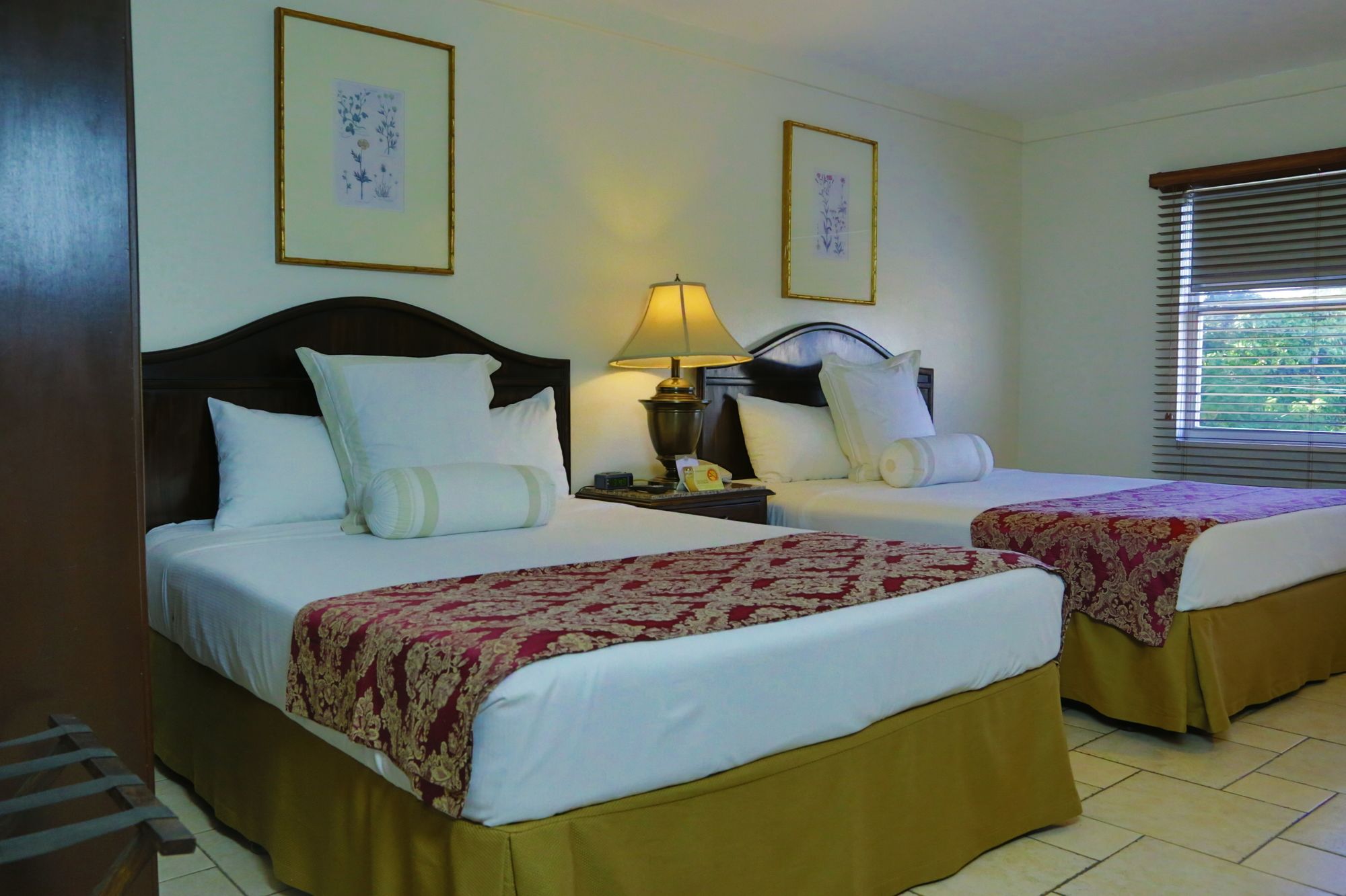 Seminole Plaza Hotel