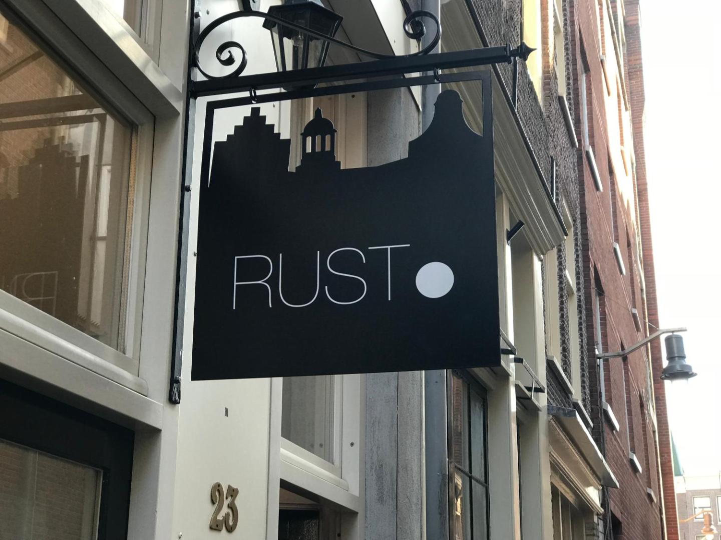 RUST. Bed & Breakfast