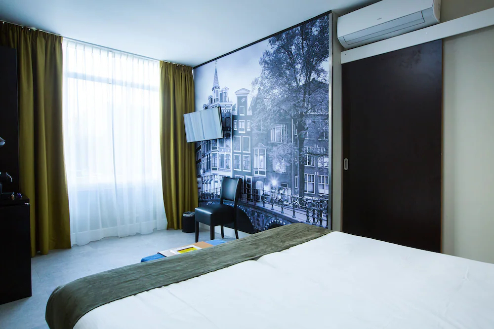 Camp Inn Hotel