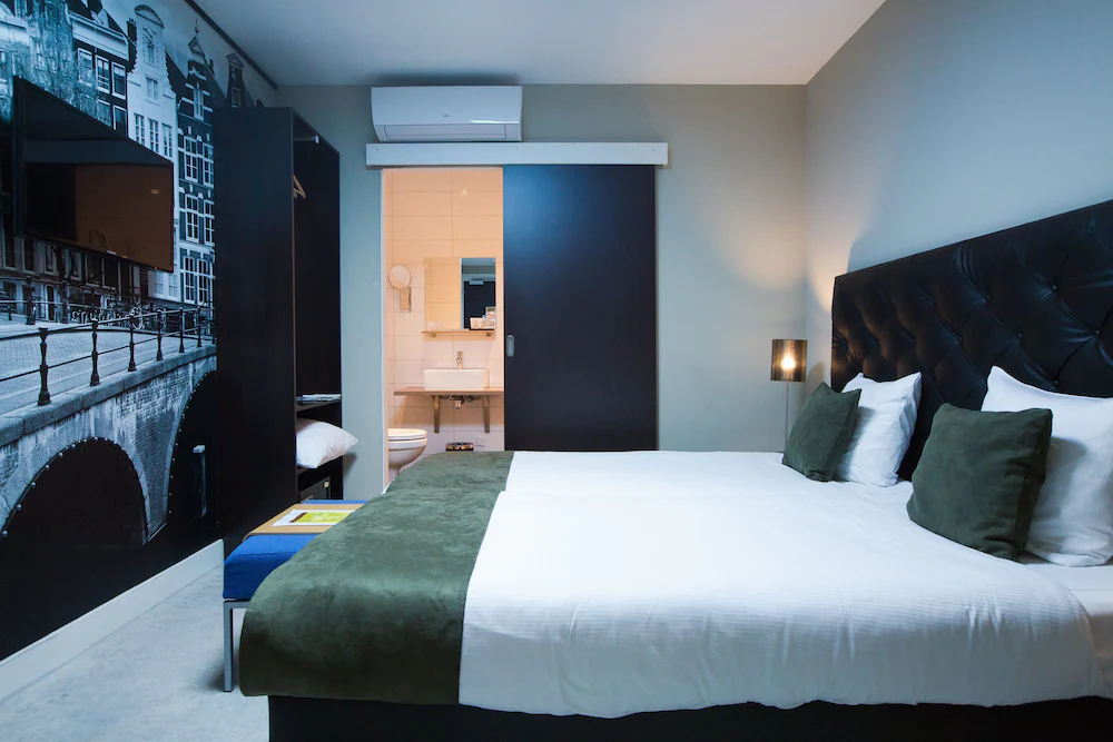 Camp Inn Hotel