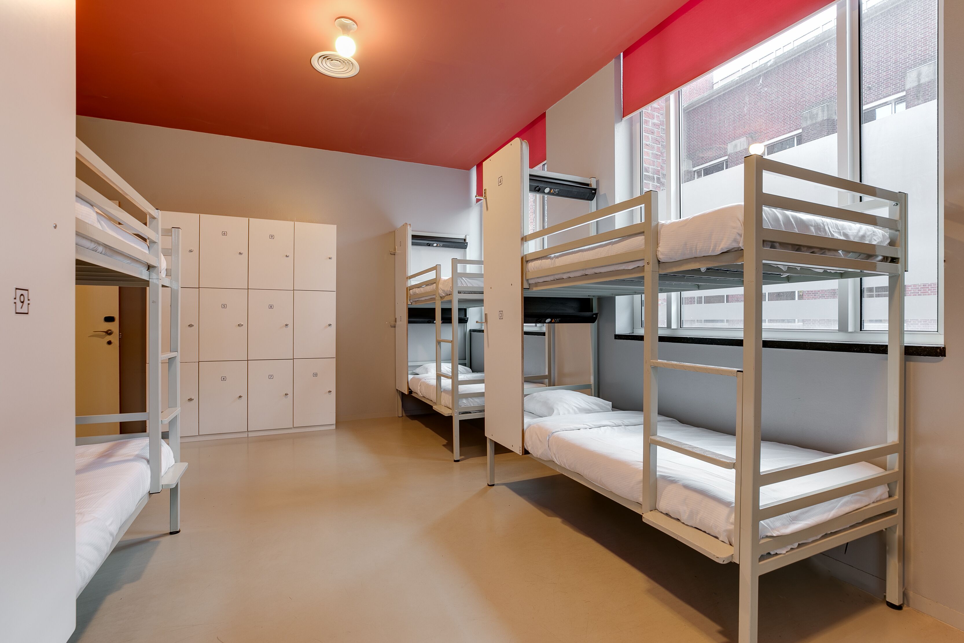 Clink Noord Hostel
