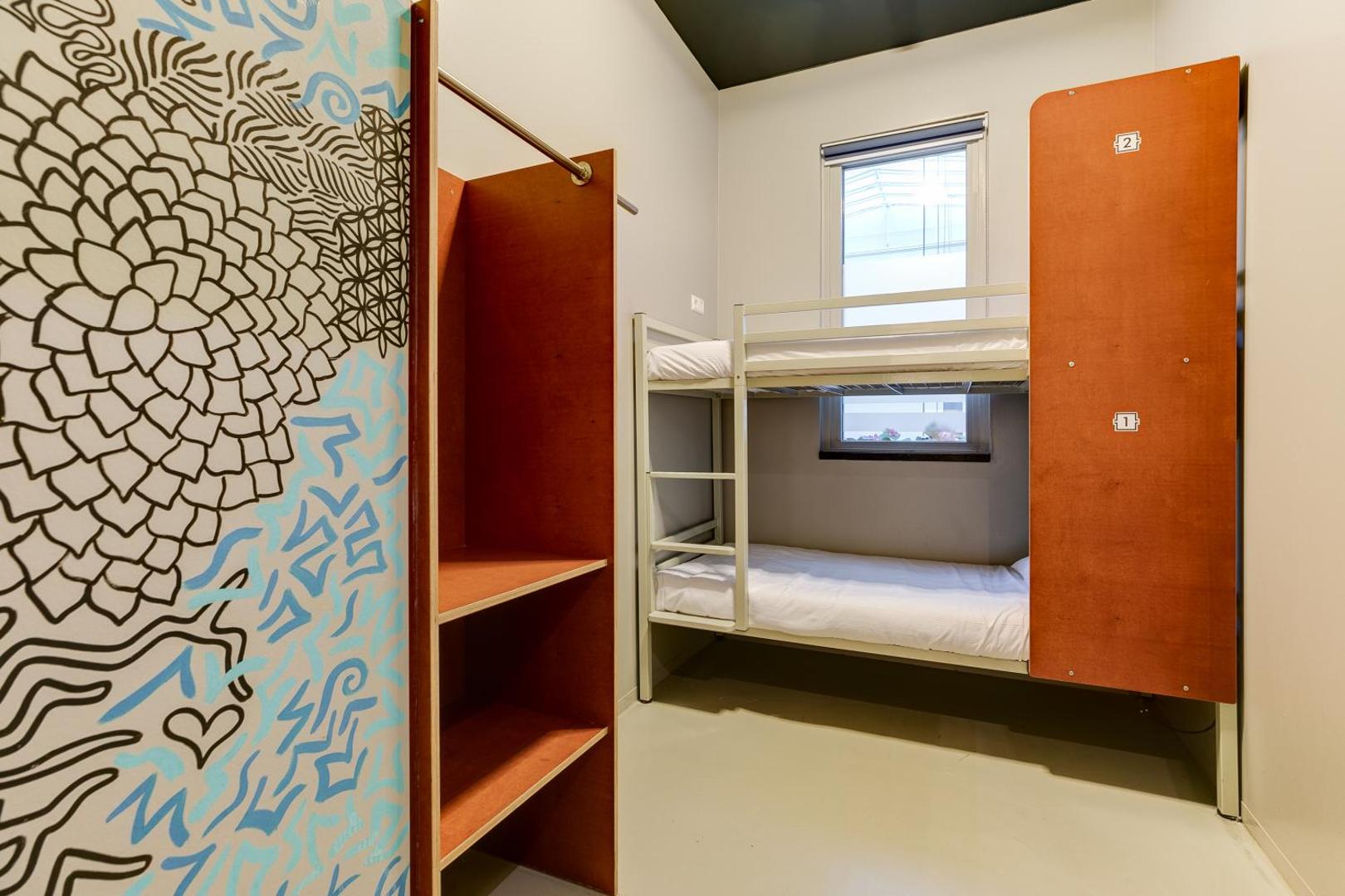 Clink Noord Hostel