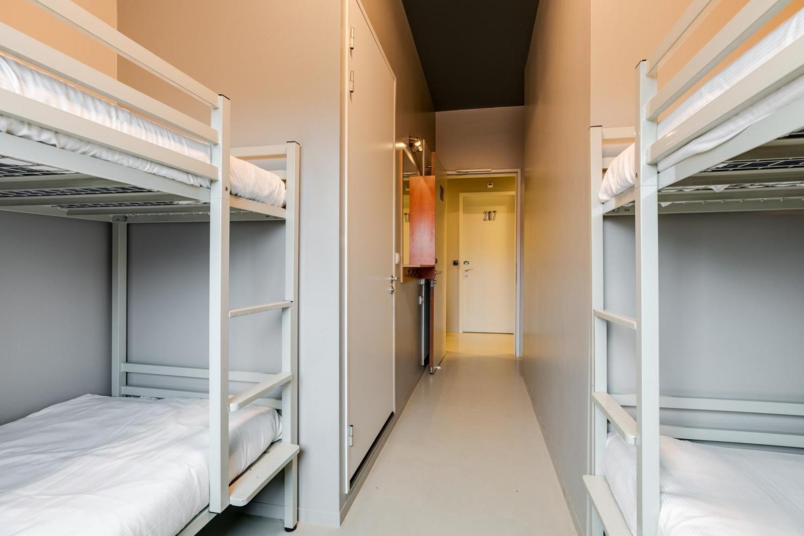 Clink Noord Hostel