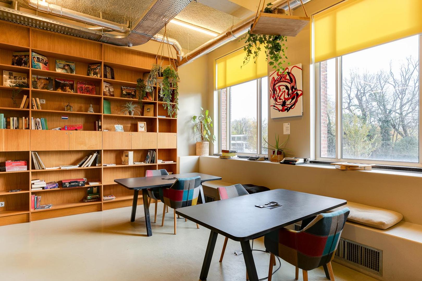 Clink Noord Hostel