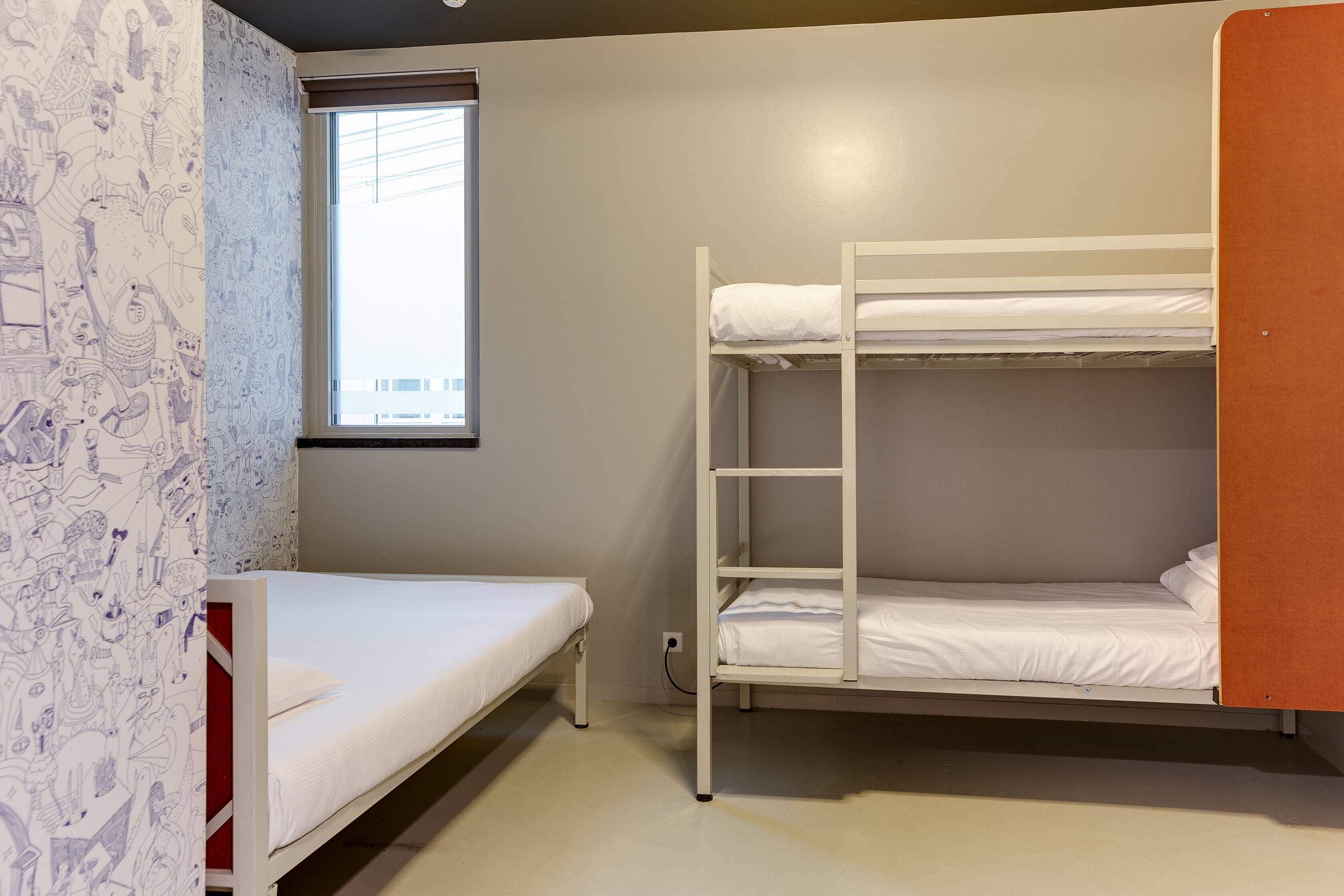 Clink Noord Hostel