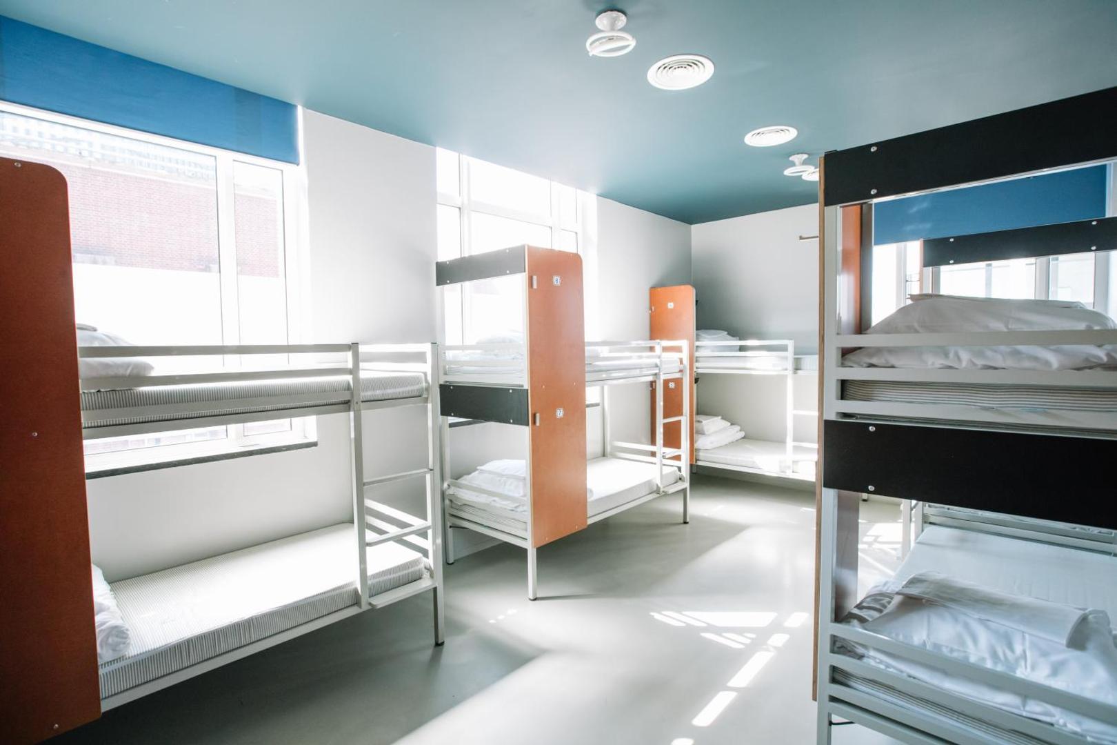 Clink Noord Hostel