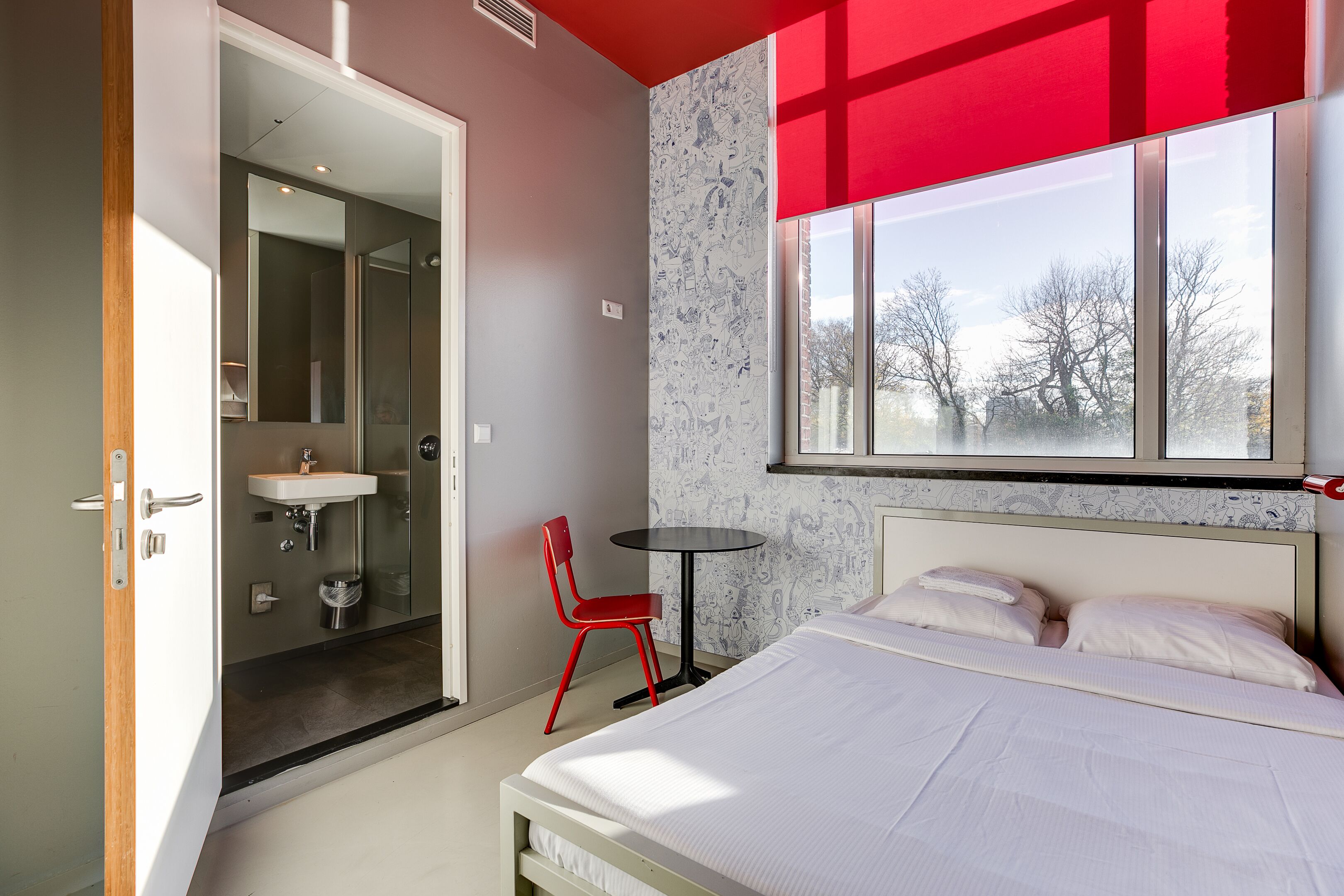 Clink Noord Hostel