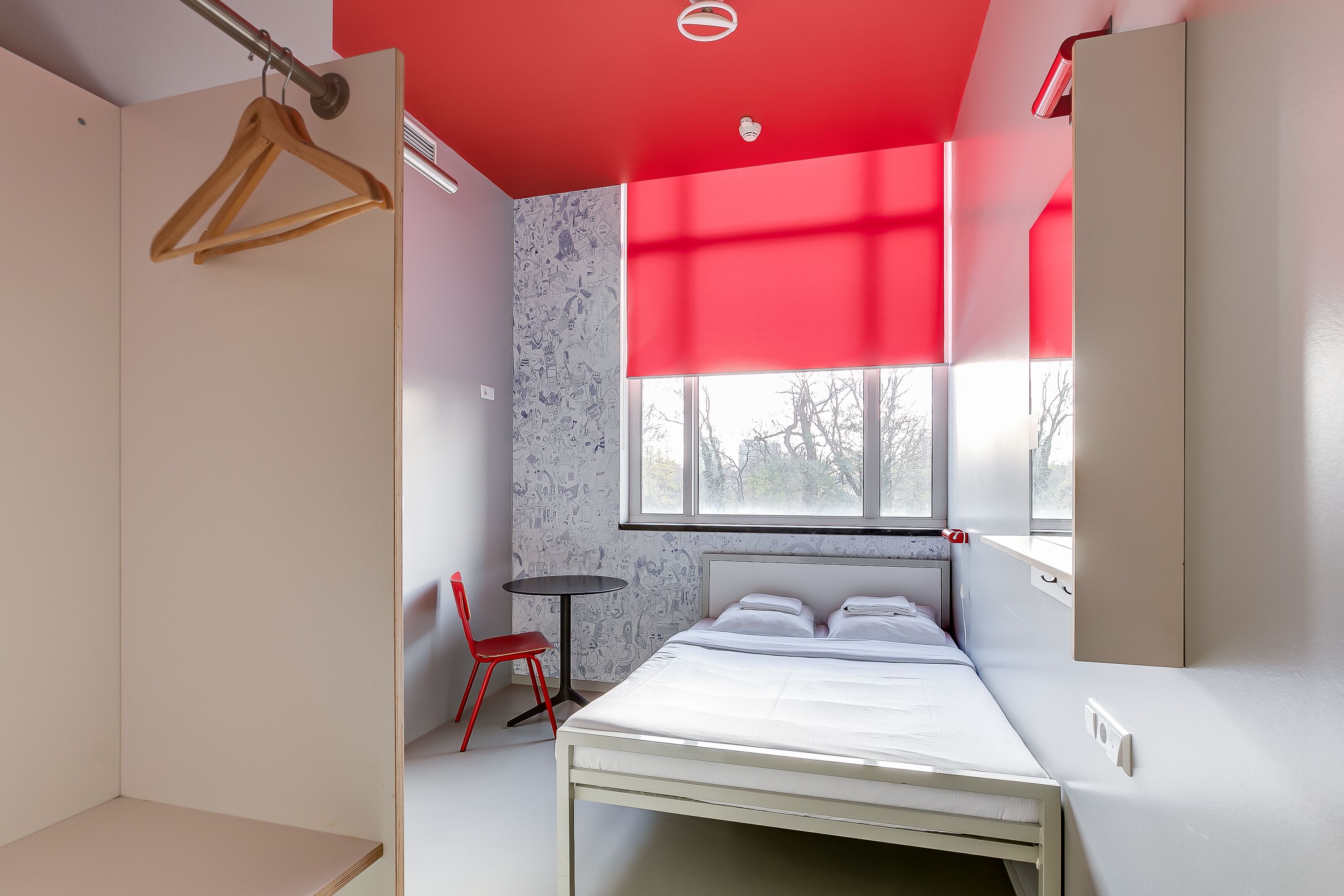 Clink Noord Hostel