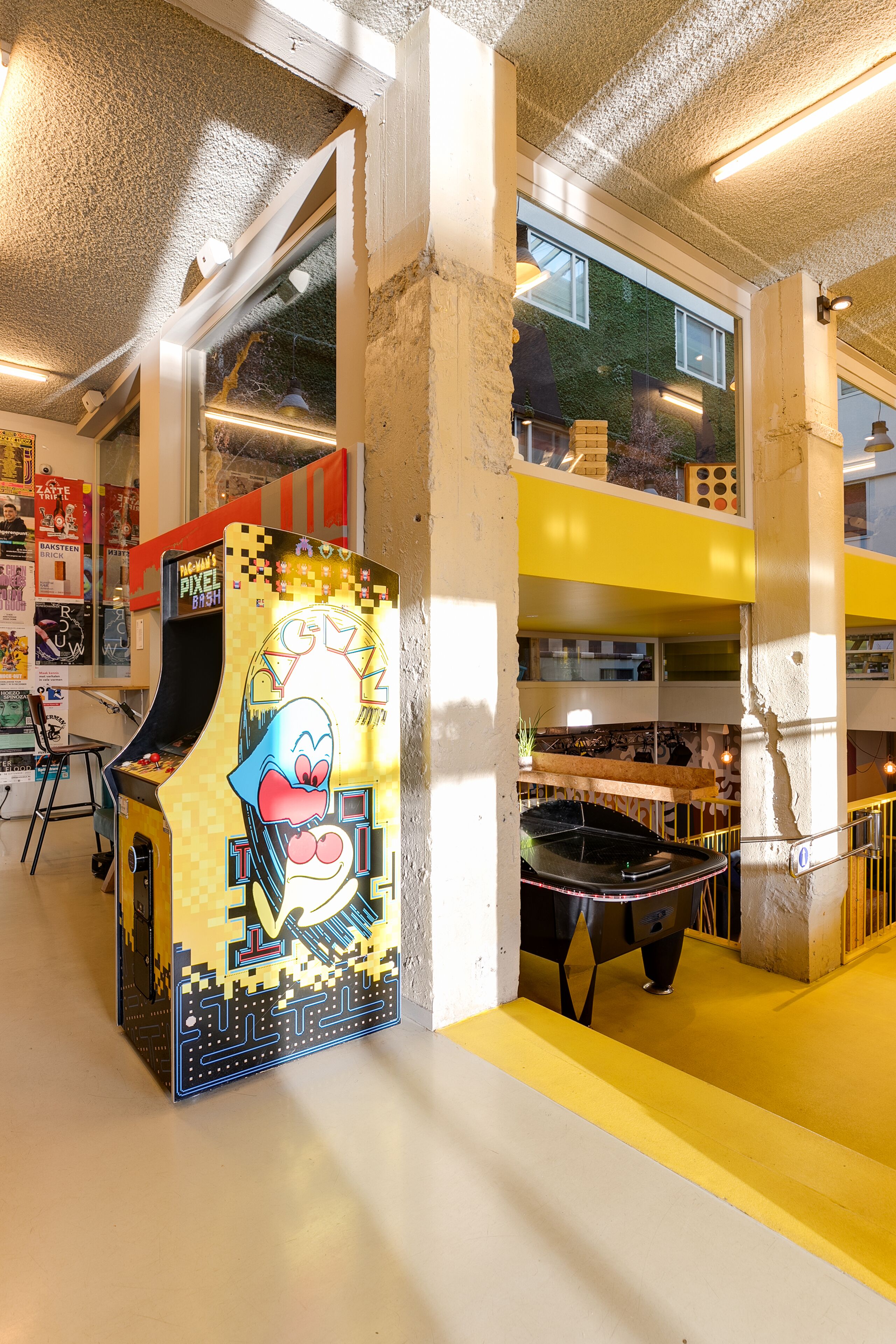 Clink Noord Hostel