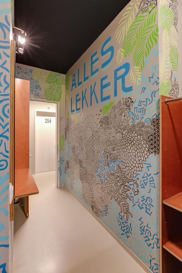 Clink Noord Hostel