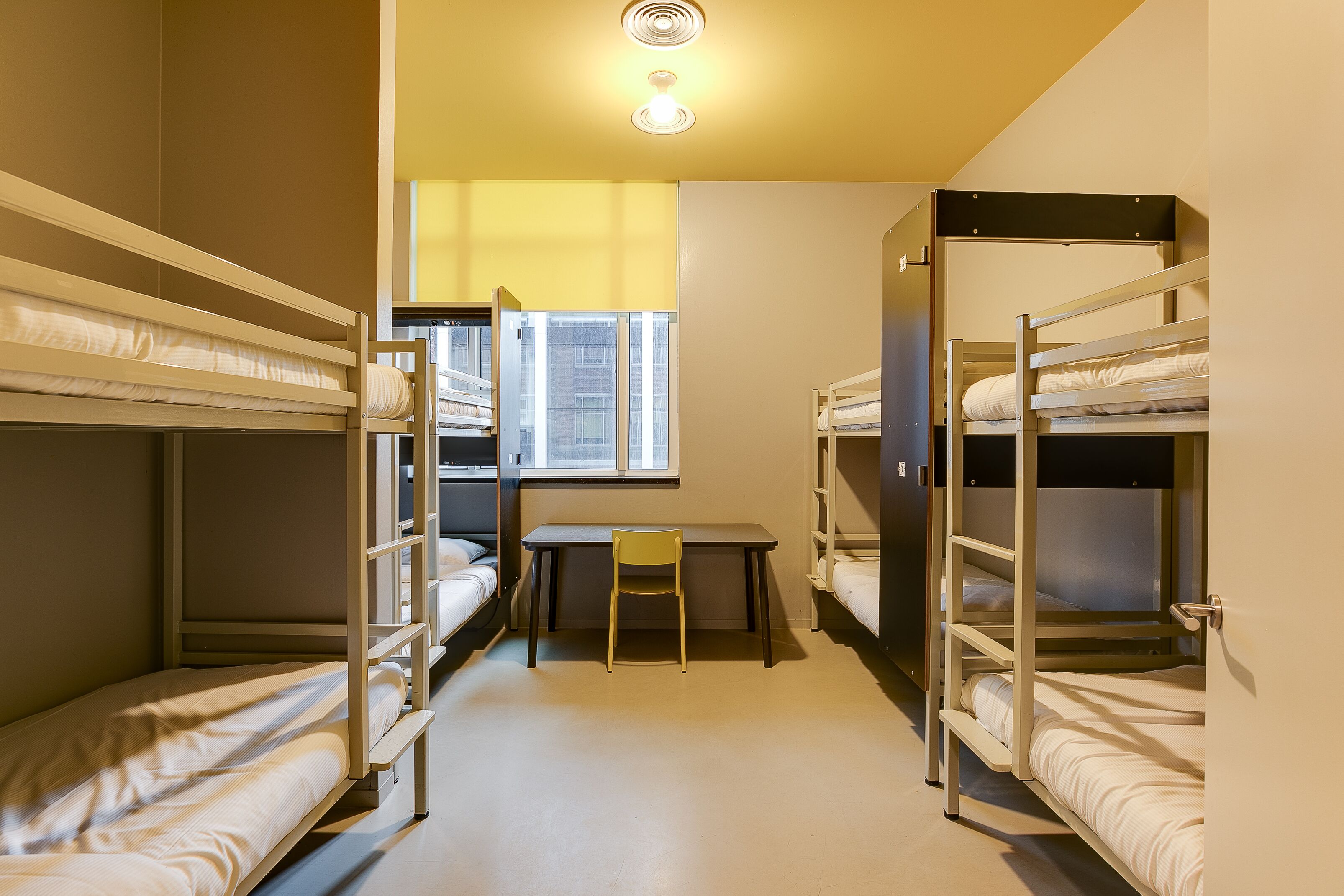 Clink Noord Hostel
