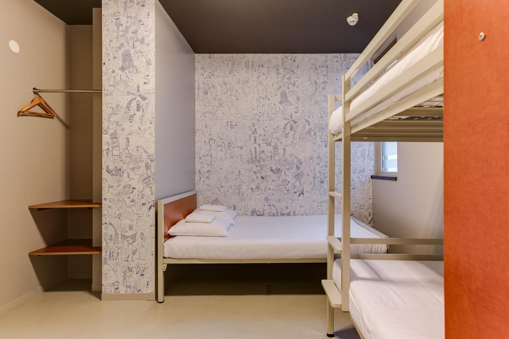 Clink Noord Hostel