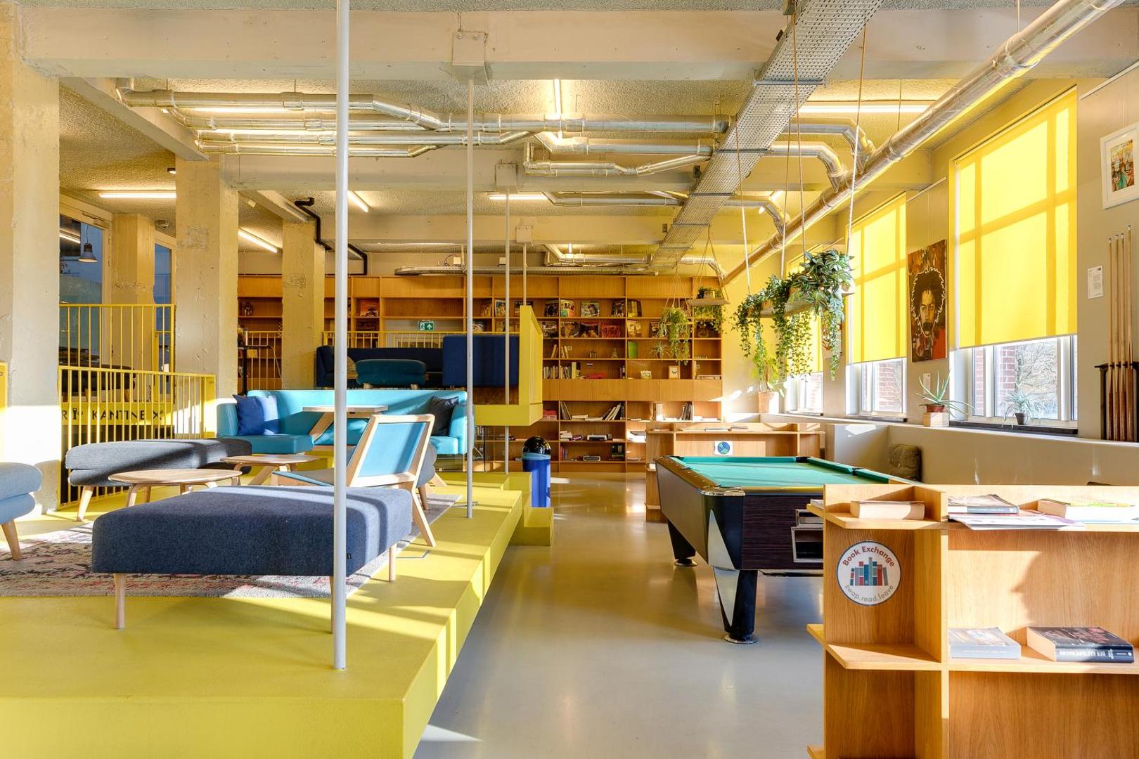 Clink Noord Hostel