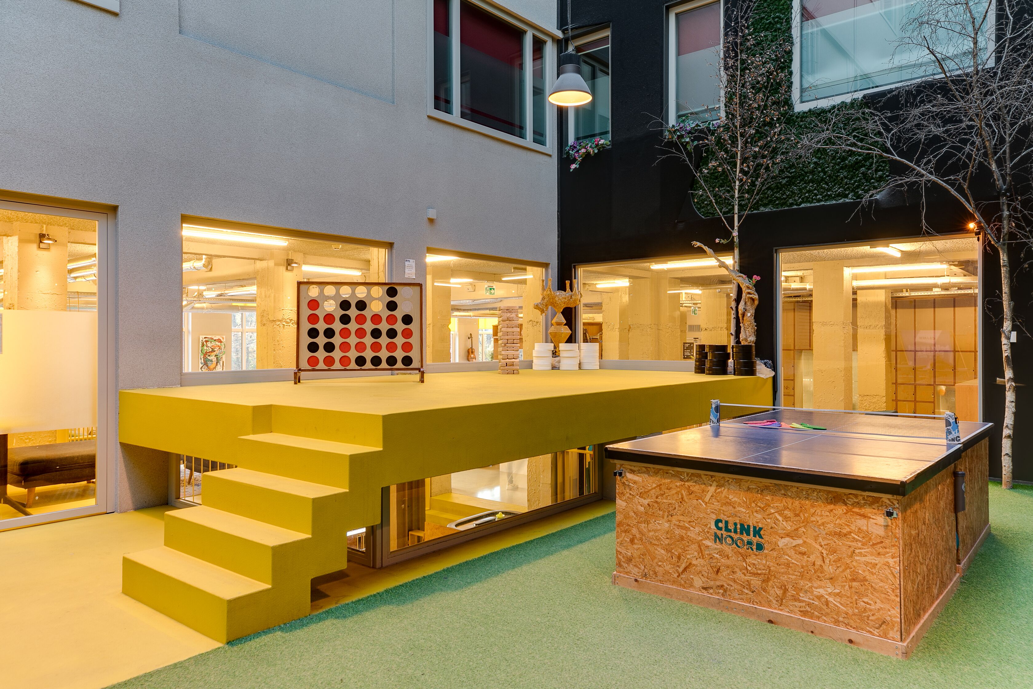 Clink Noord Hostel