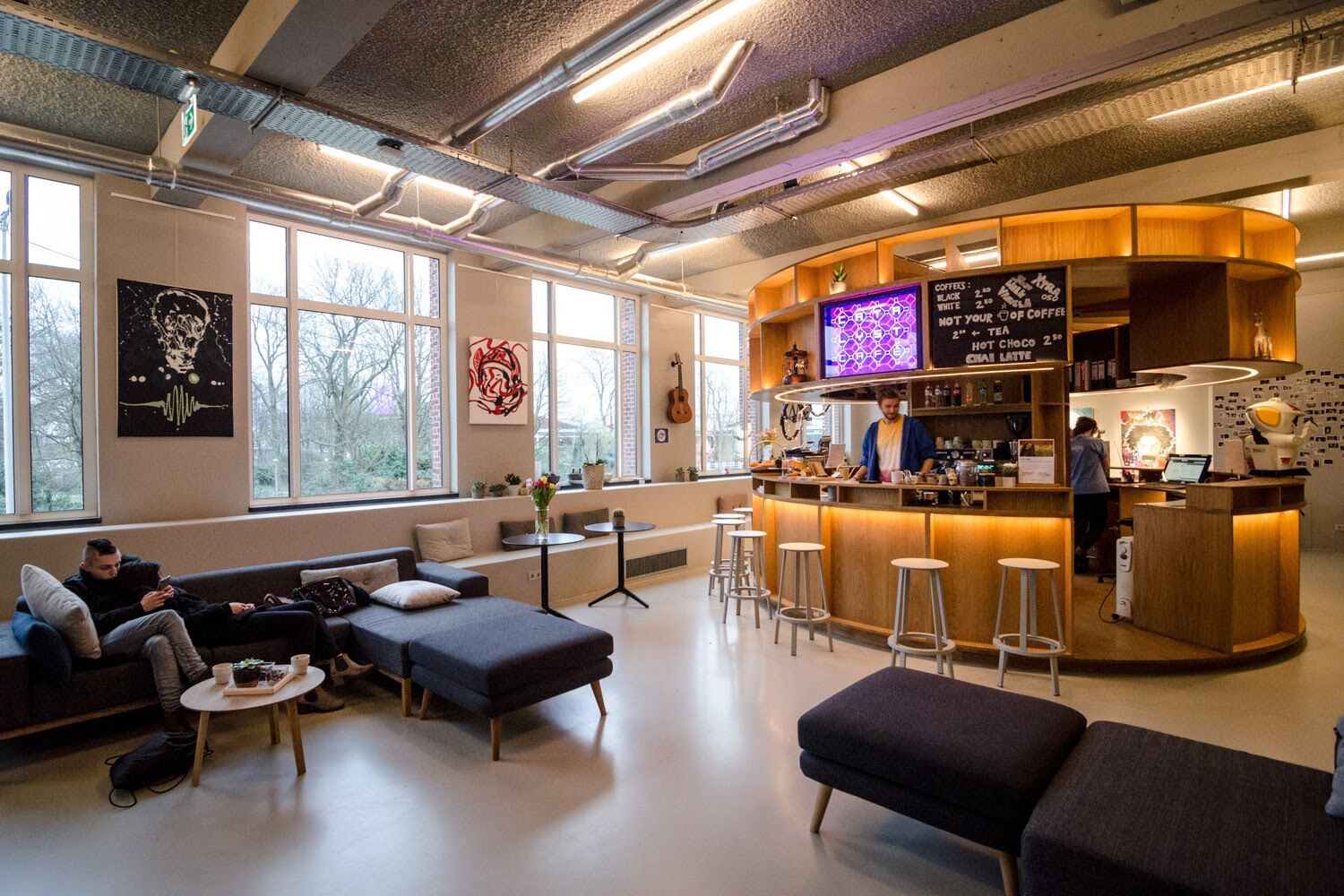 Clink Noord Hostel