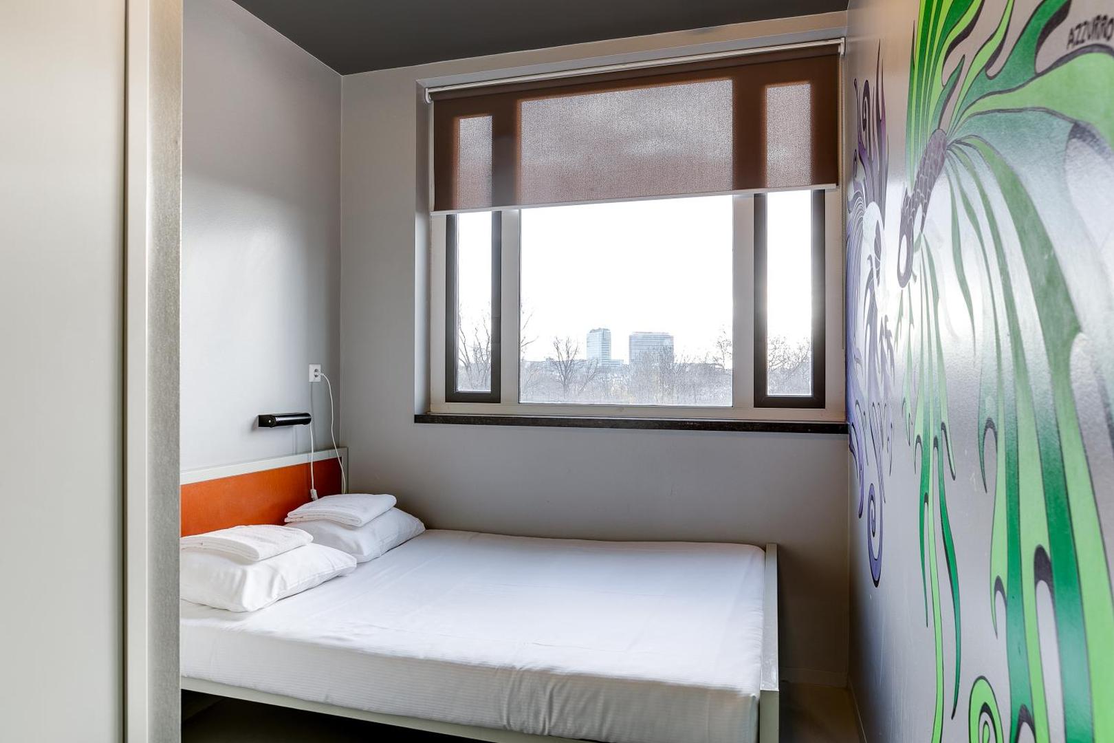 Clink Noord Hostel