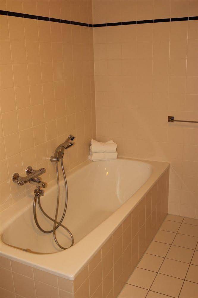 Floris Hotel